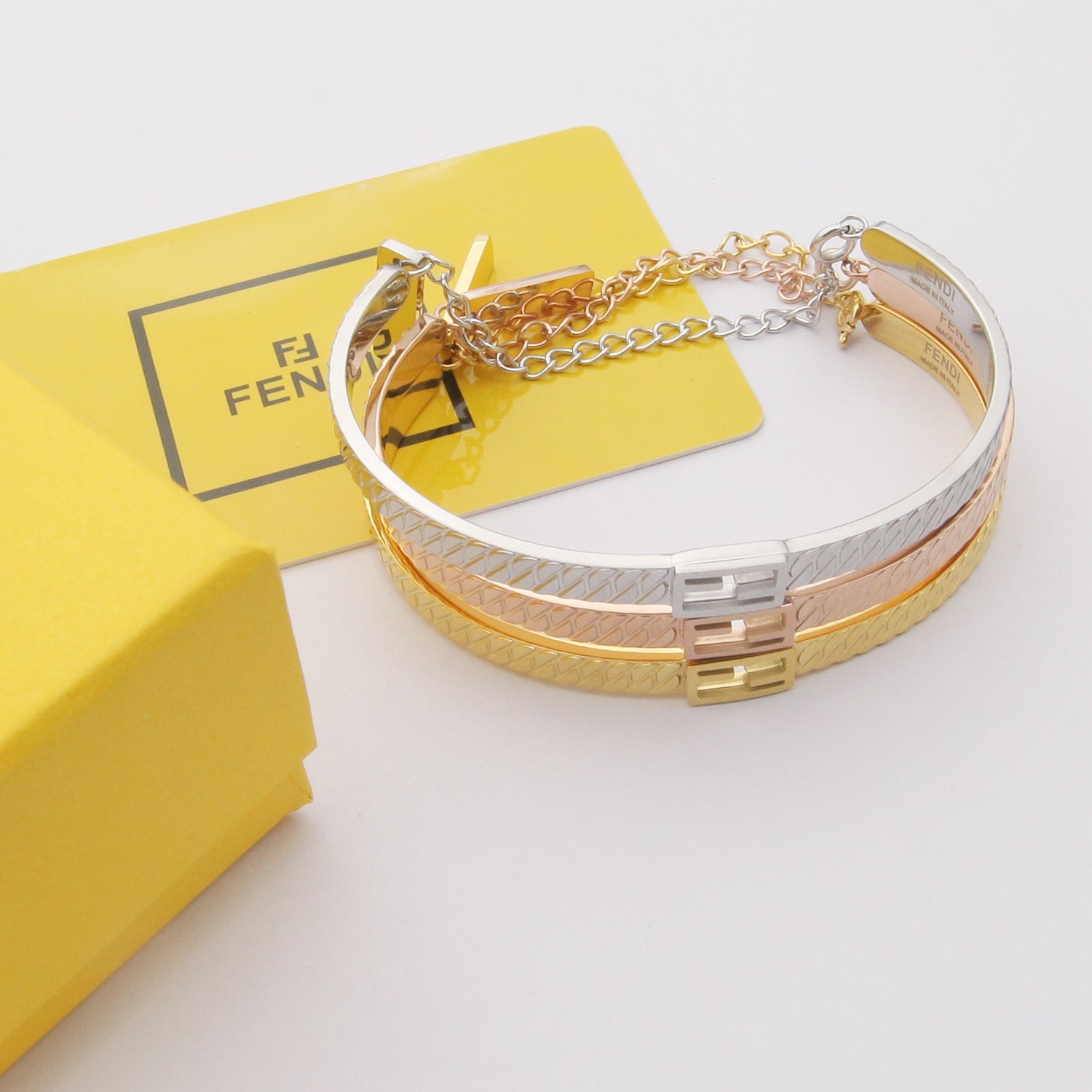 Fendi Baguette Bracelet - EUR FASHION