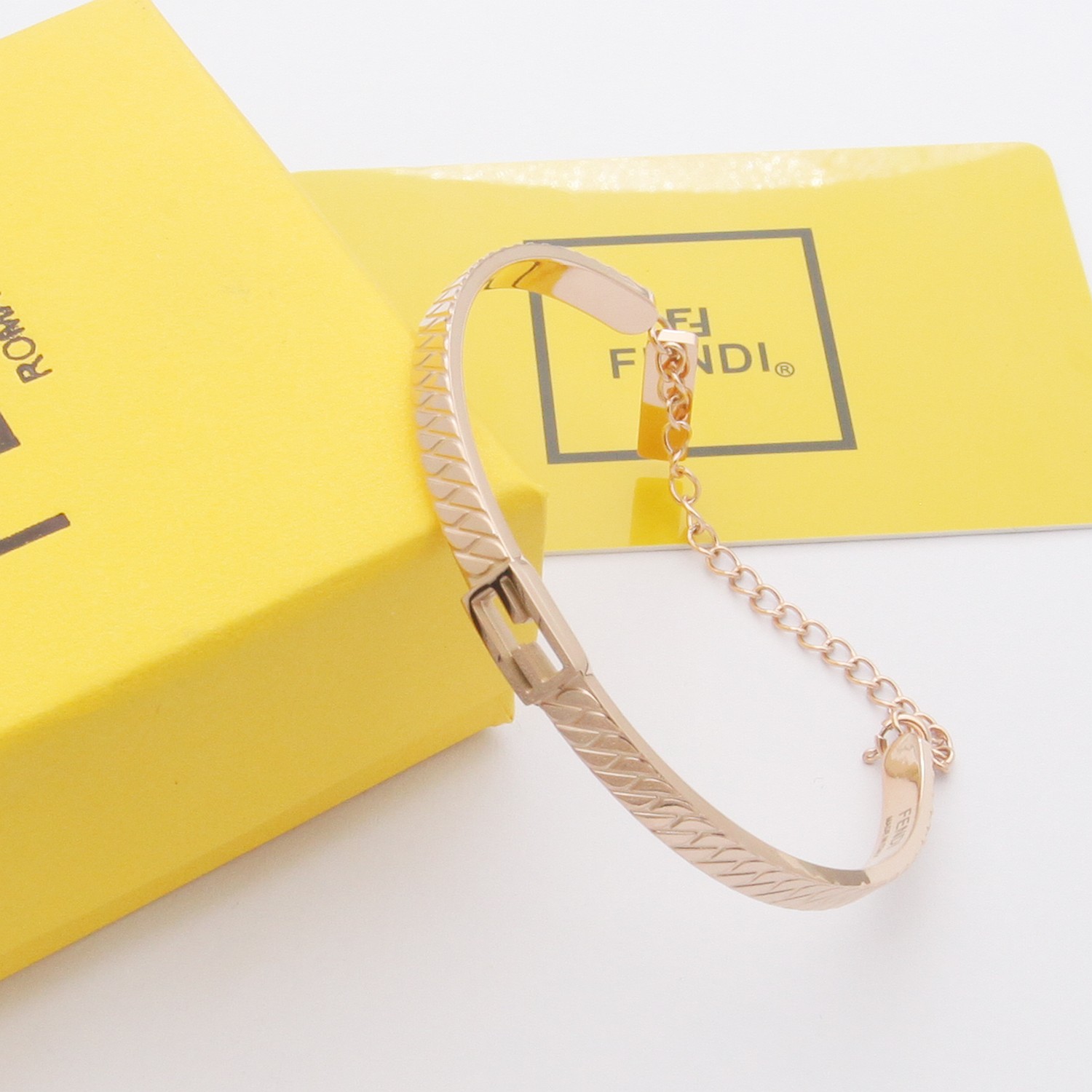 Fendi Baguette Bracelet - EUR FASHION