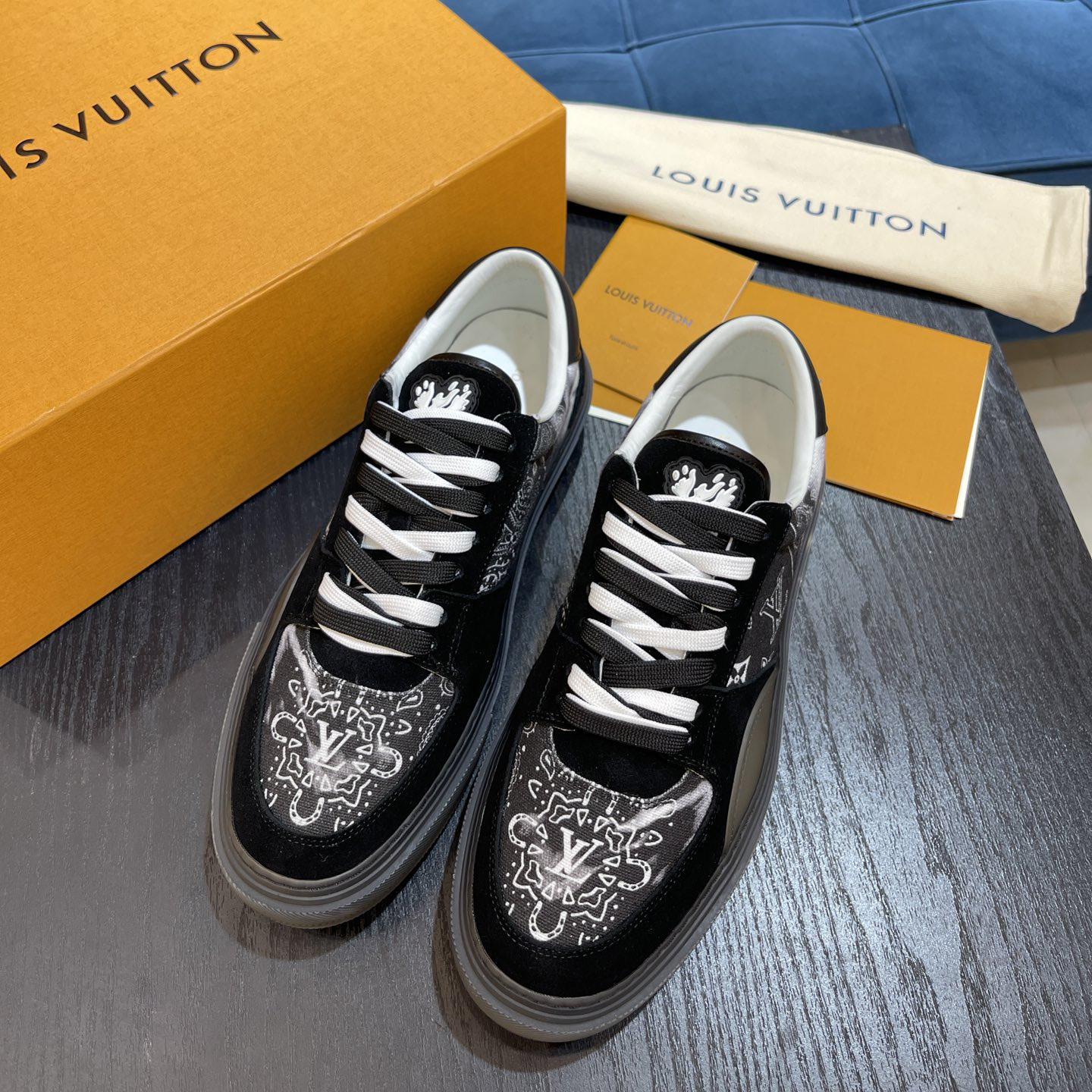Louis Vuitton LV Ollie Sneaker        - EUR FASHION