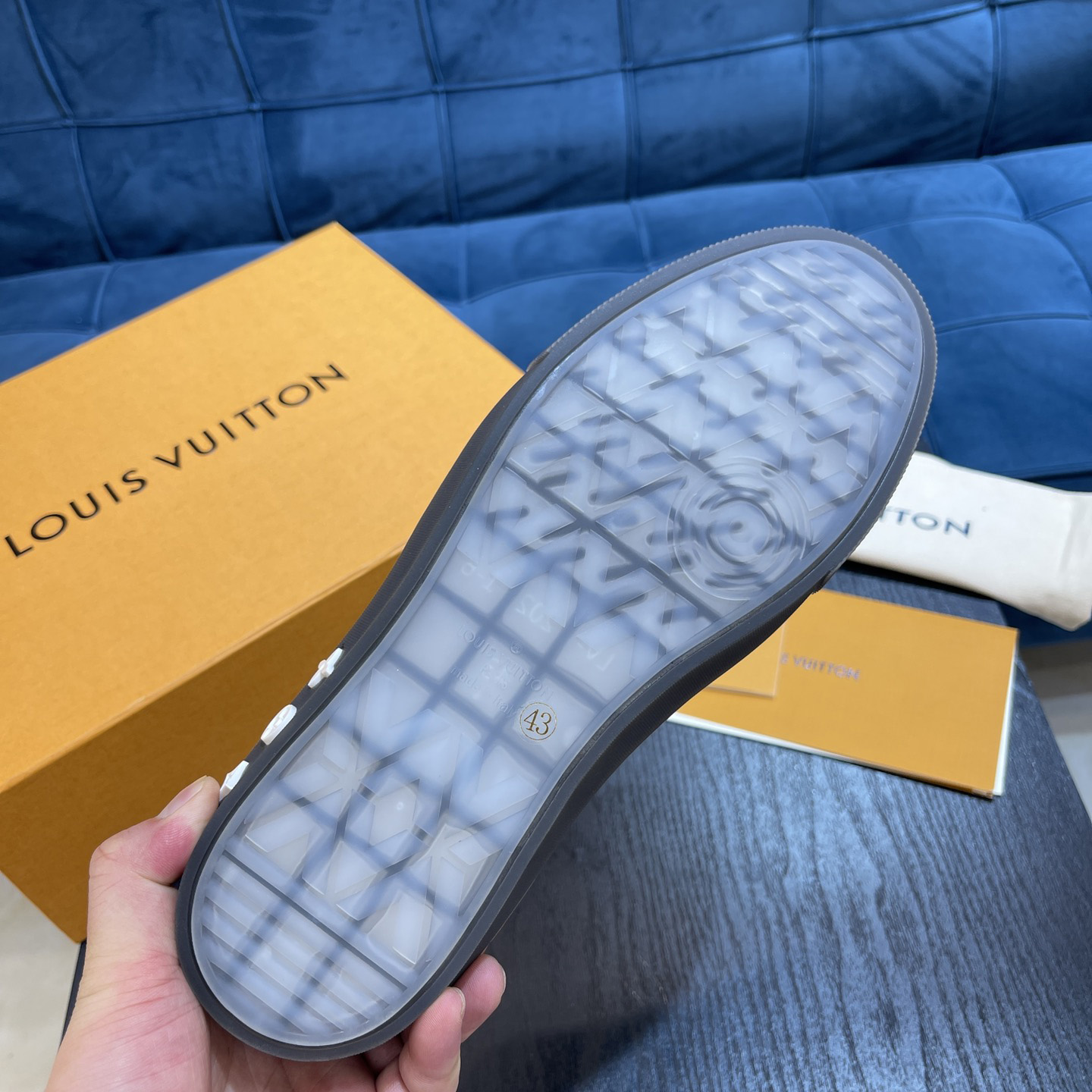 Louis Vuitton LV Ollie Sneaker        - EUR FASHION