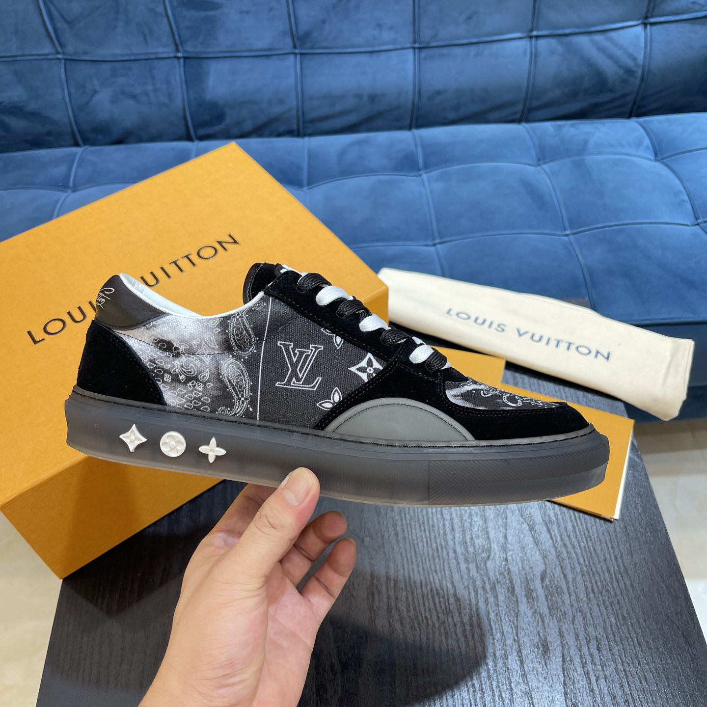 Louis Vuitton LV Ollie Sneaker        - EUR FASHION
