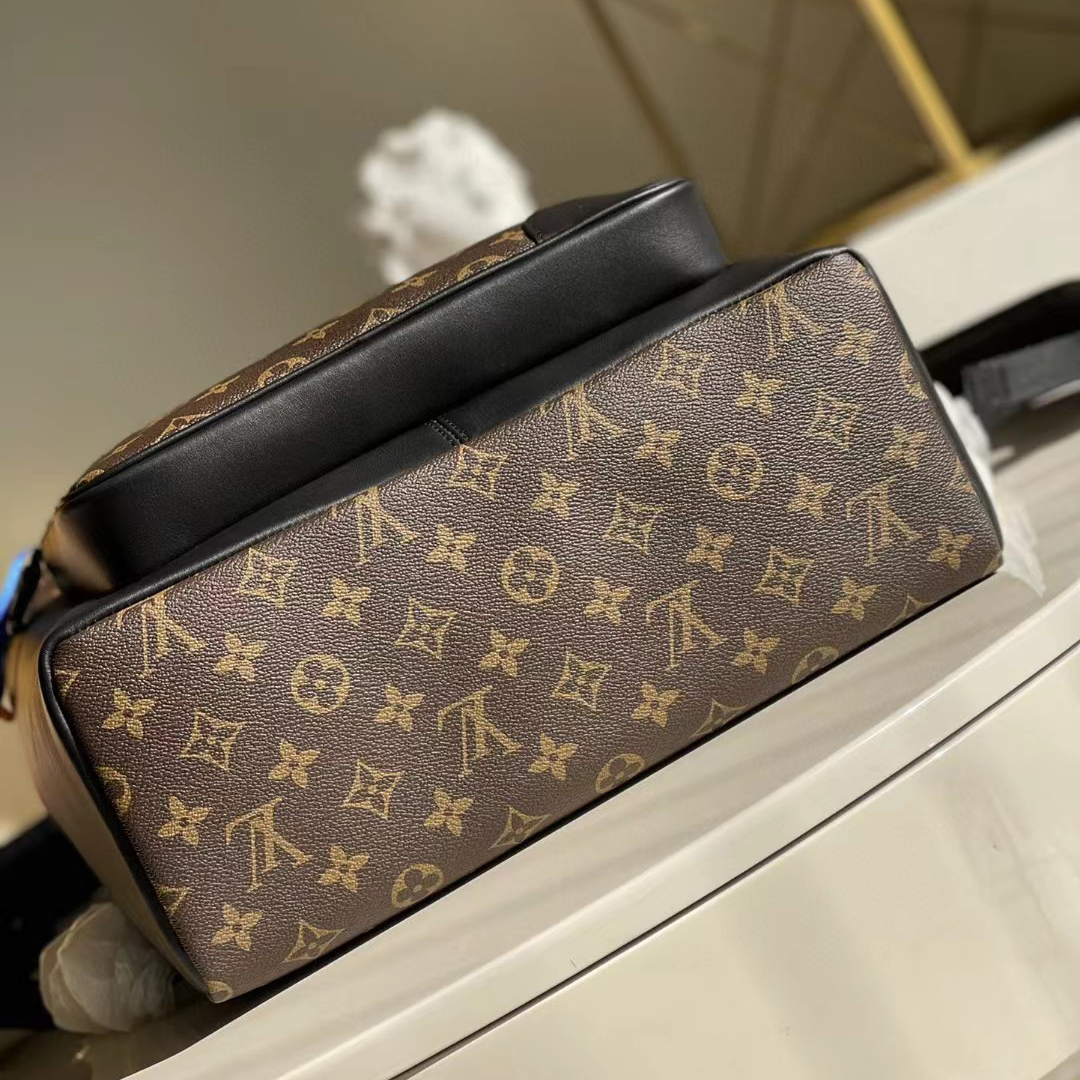 Louis Vuitton Dean Backpack(31-41.5-15cm)   M45335 - EUR FASHION