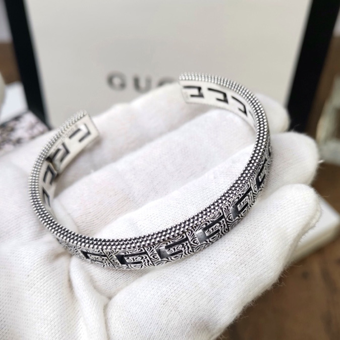 Gucci Silver Bracelet With Square G - EUR FASHION