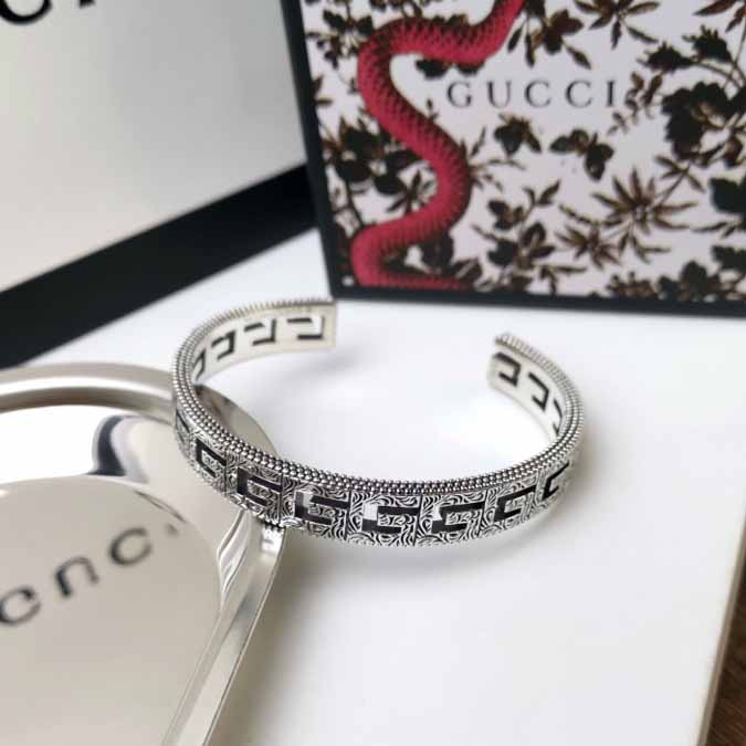 Gucci Silver Bracelet With Square G - EUR FASHION