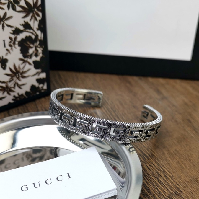 Gucci Silver Bracelet With Square G - EUR FASHION