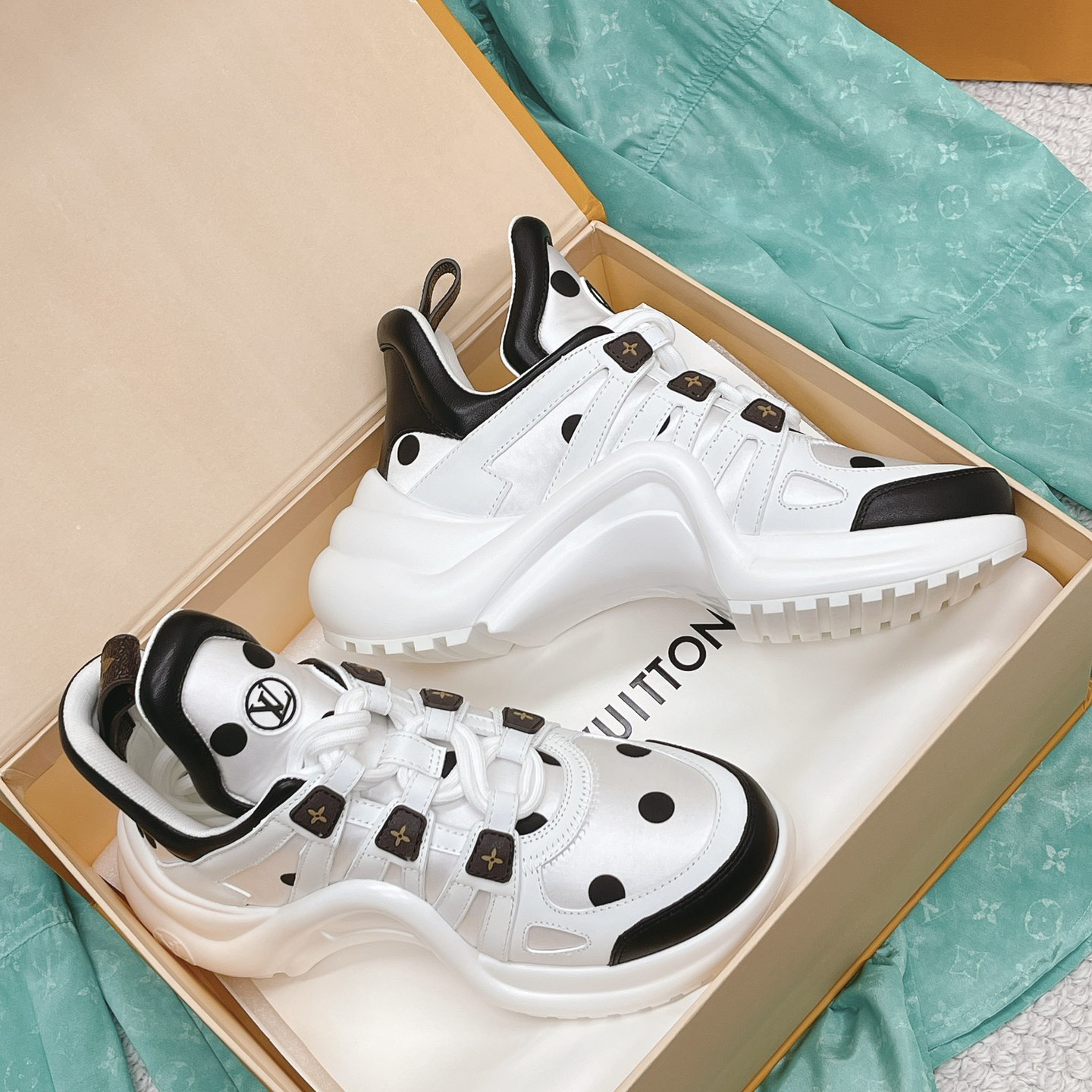Louis Vuitton LV Archlight Sneaker     1AA0ON - EUR FASHION