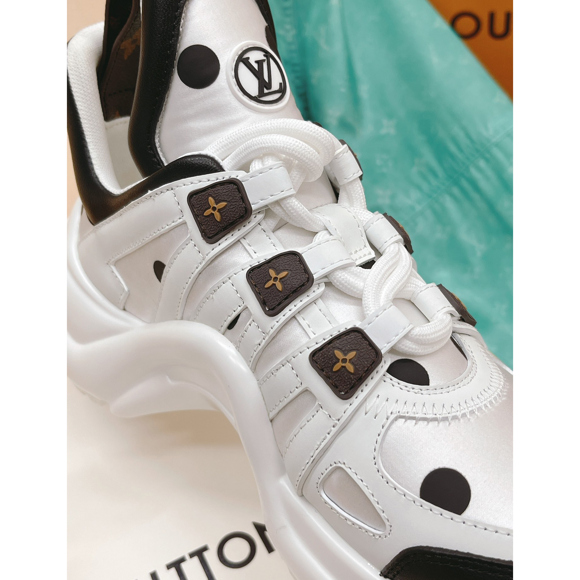 Louis Vuitton LV Archlight Sneaker     1AA0ON - EUR FASHION