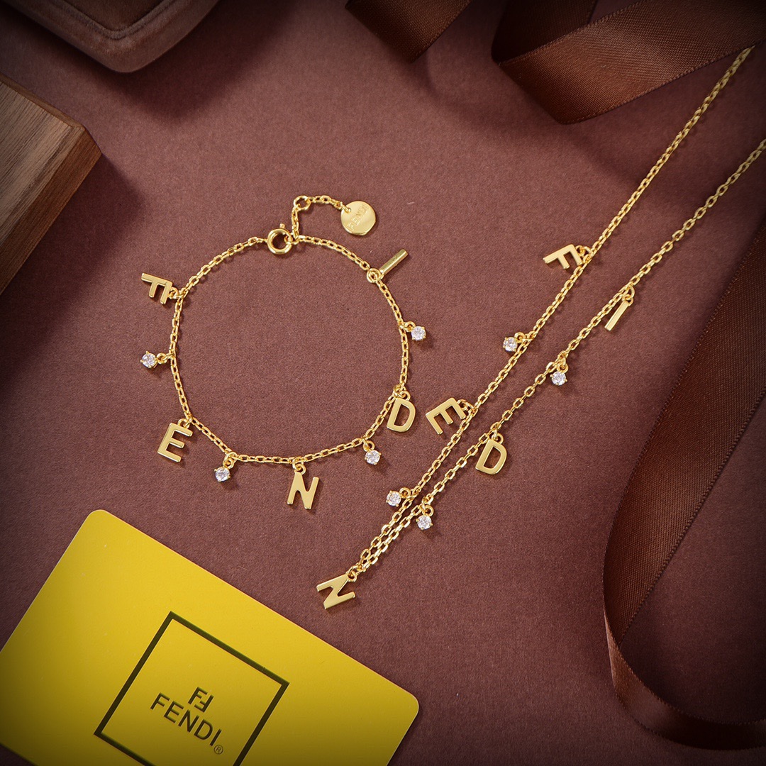 Fendi Signature Gold-Coloured Necklace - EUR FASHION