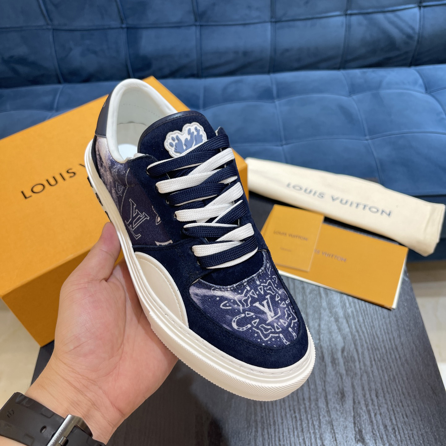 Louis Vuitton LV Ollie Sneaker       1AA7ME - EUR FASHION