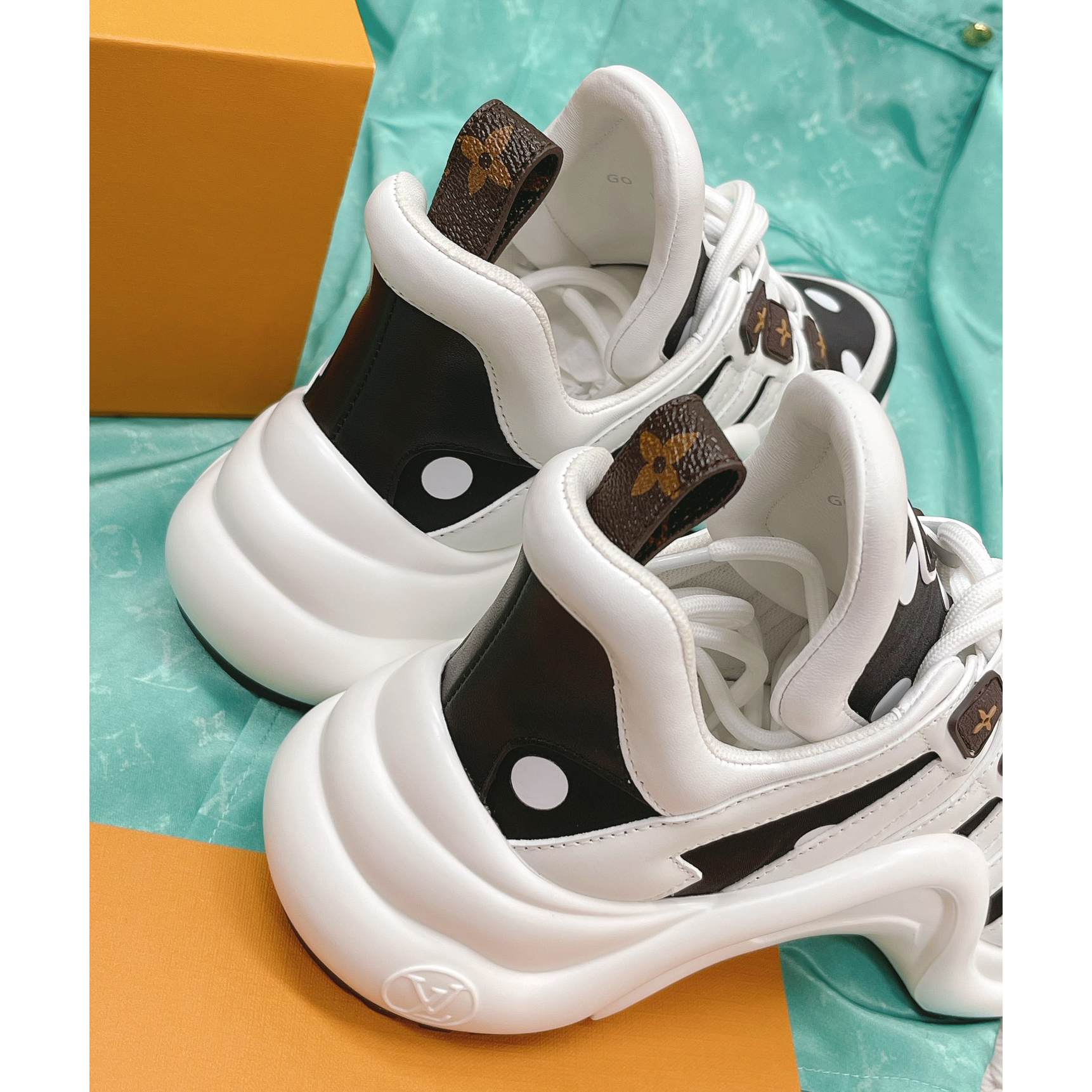 Louis Vuitton LV Archlight Sneaker    - EUR FASHION