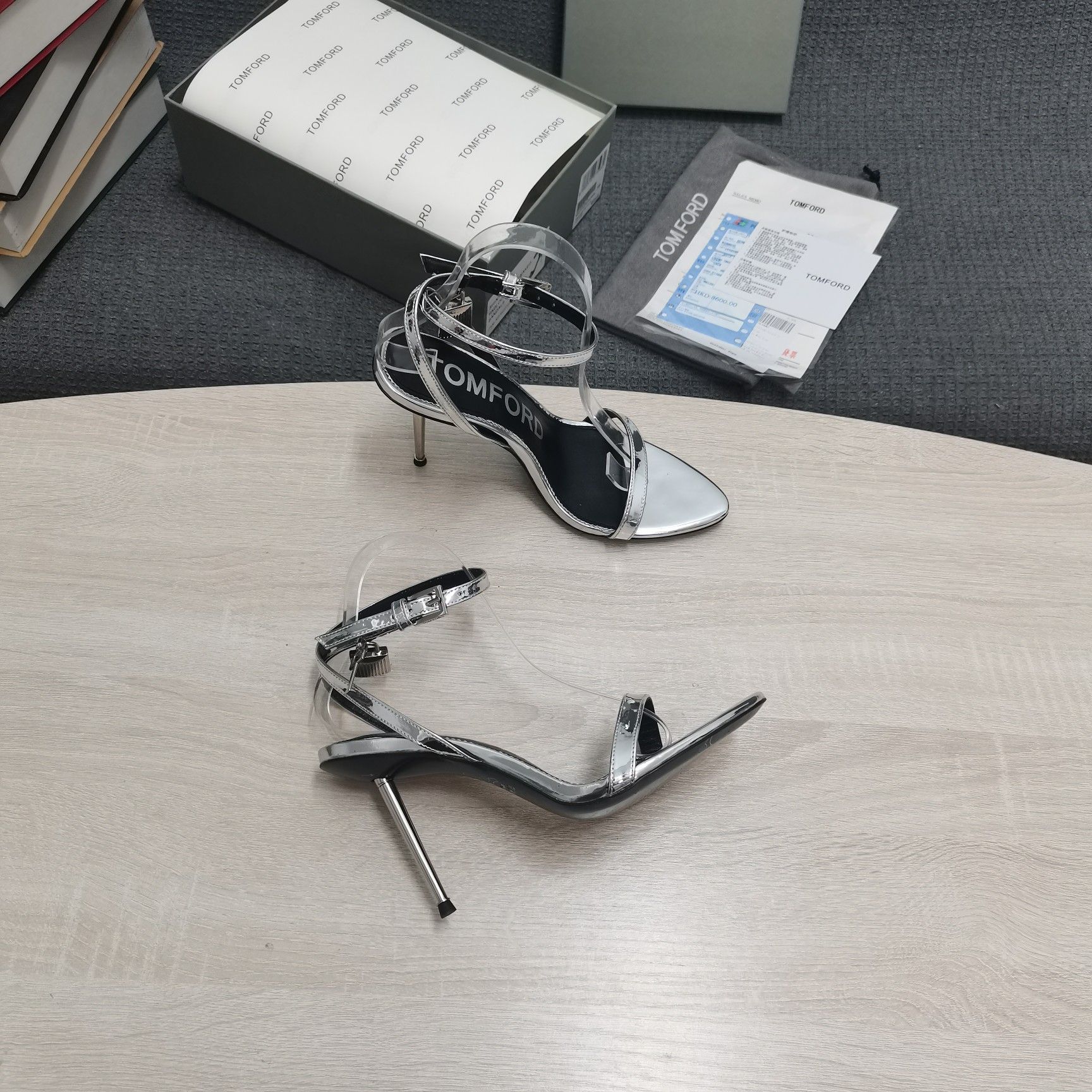 Tom Ford Silver Padlock Sandals - EUR FASHION
