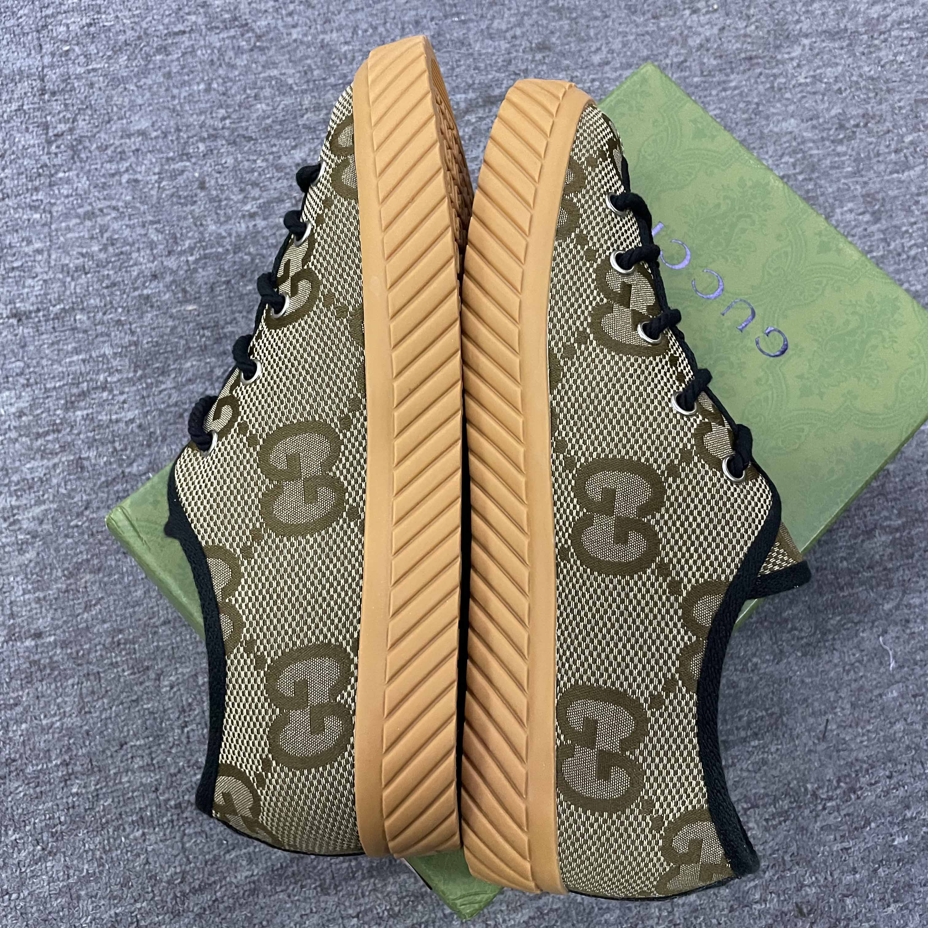 Gucci Men's Maxi GG Sneaker  - EUR FASHION