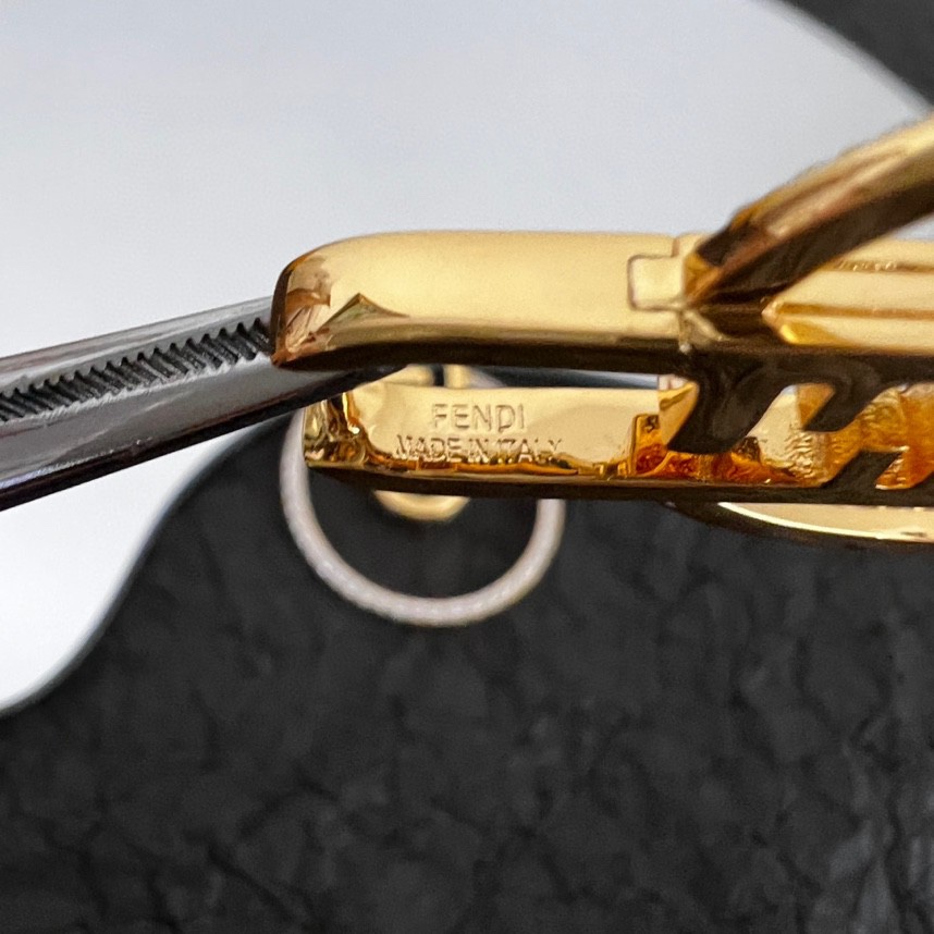 Fendi O’Lock Earrings - EUR FASHION