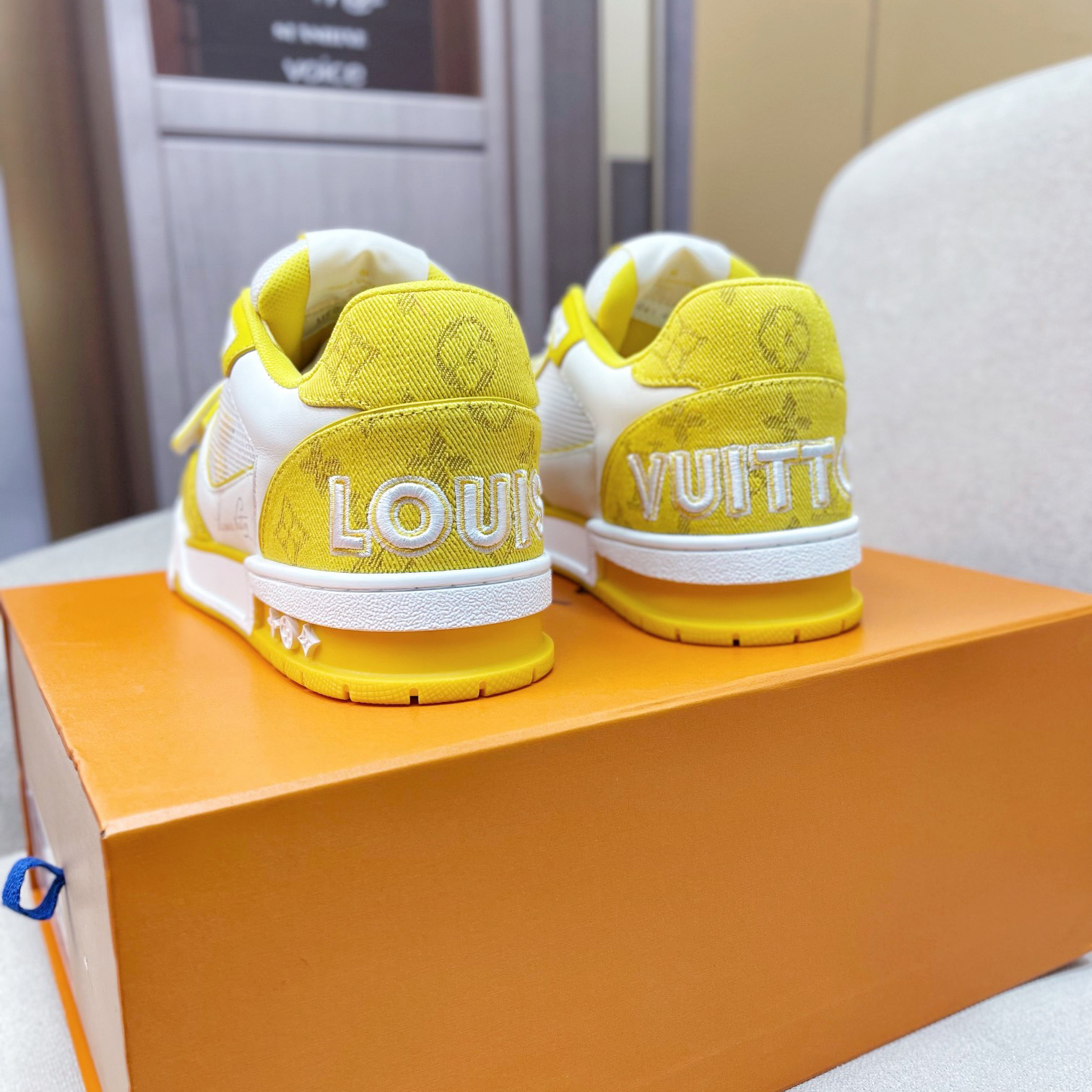 Louis Vuitton Trainer Sneaker - EUR FASHION