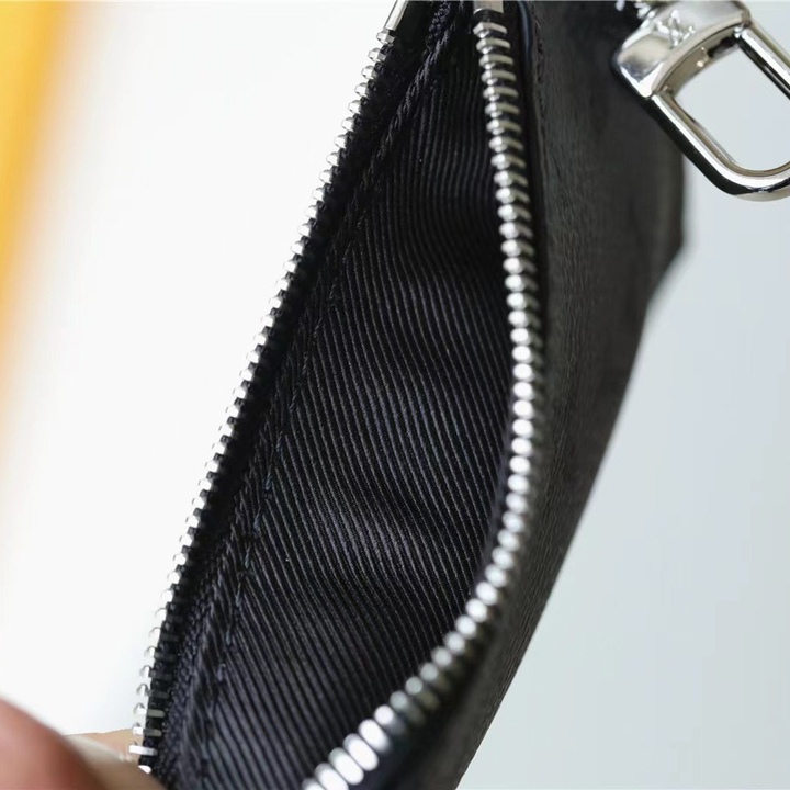 Louis Vuitton Monogram  Shoulder Bag(22-14.5-4.5cm)   - EUR FASHION