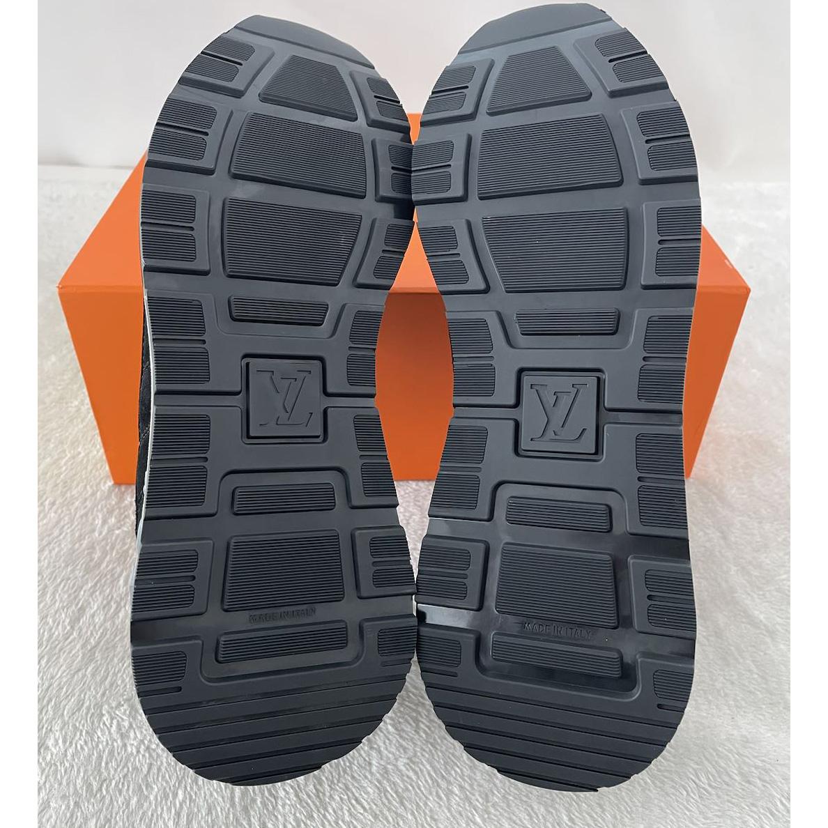Louis Vuitton Run Away Sneaker(Upon Uk Size)     1A9J1C - EUR FASHION