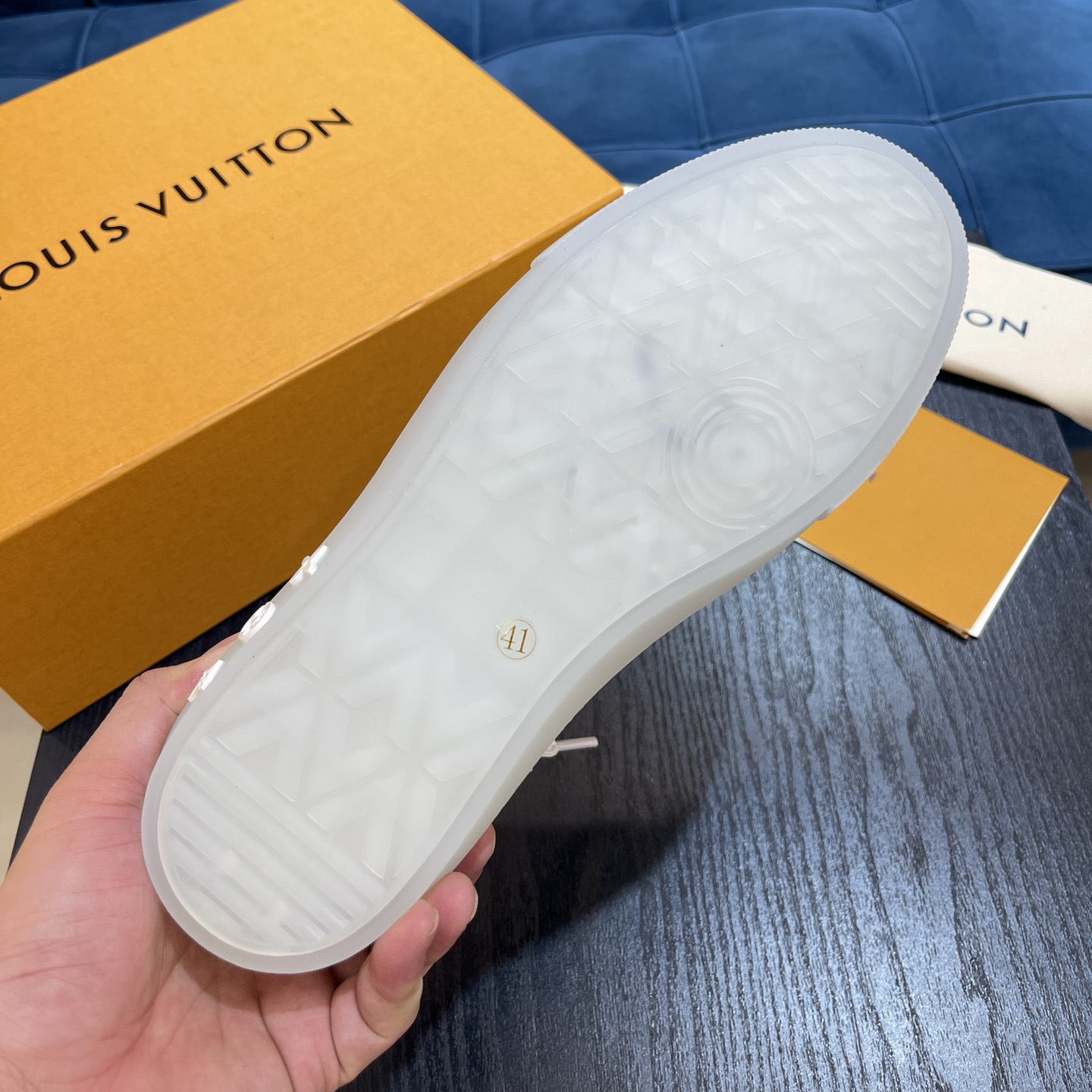 Louis Vuitton LV Ollie Sneaker        - EUR FASHION