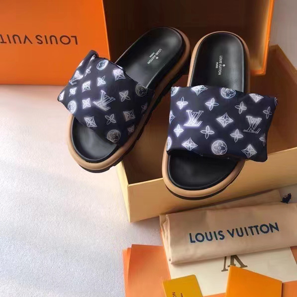 Louis Vuitton Pool Pillow Comfort Mules     1A9SMR - EUR FASHION