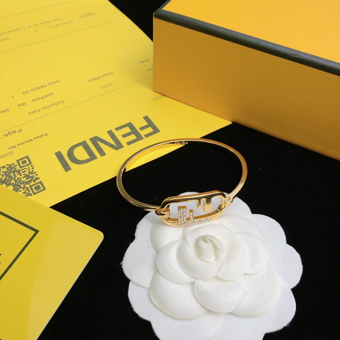 Fendi O’Lock Bracelet - EUR FASHION