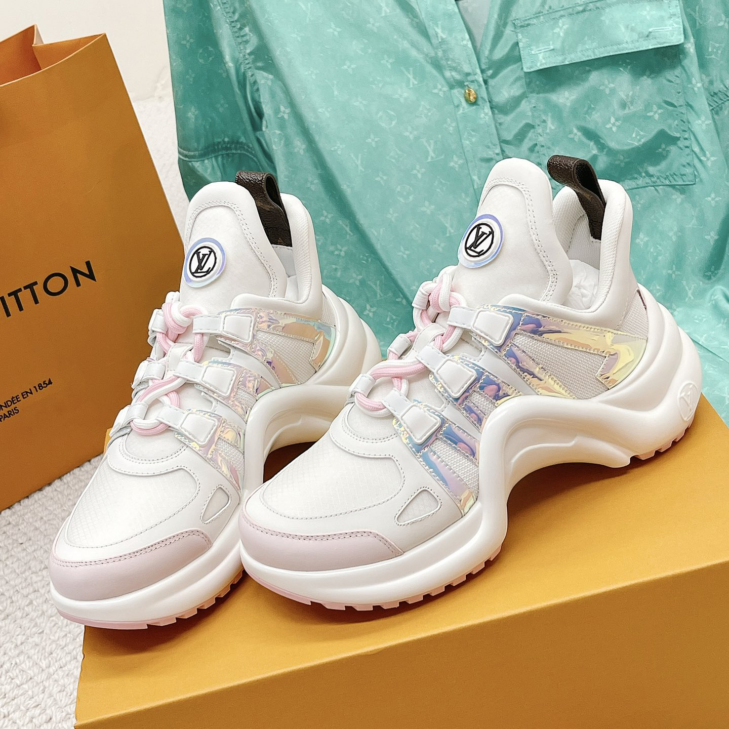 Louis Vuitton LV Archlight Sneaker    - EUR FASHION