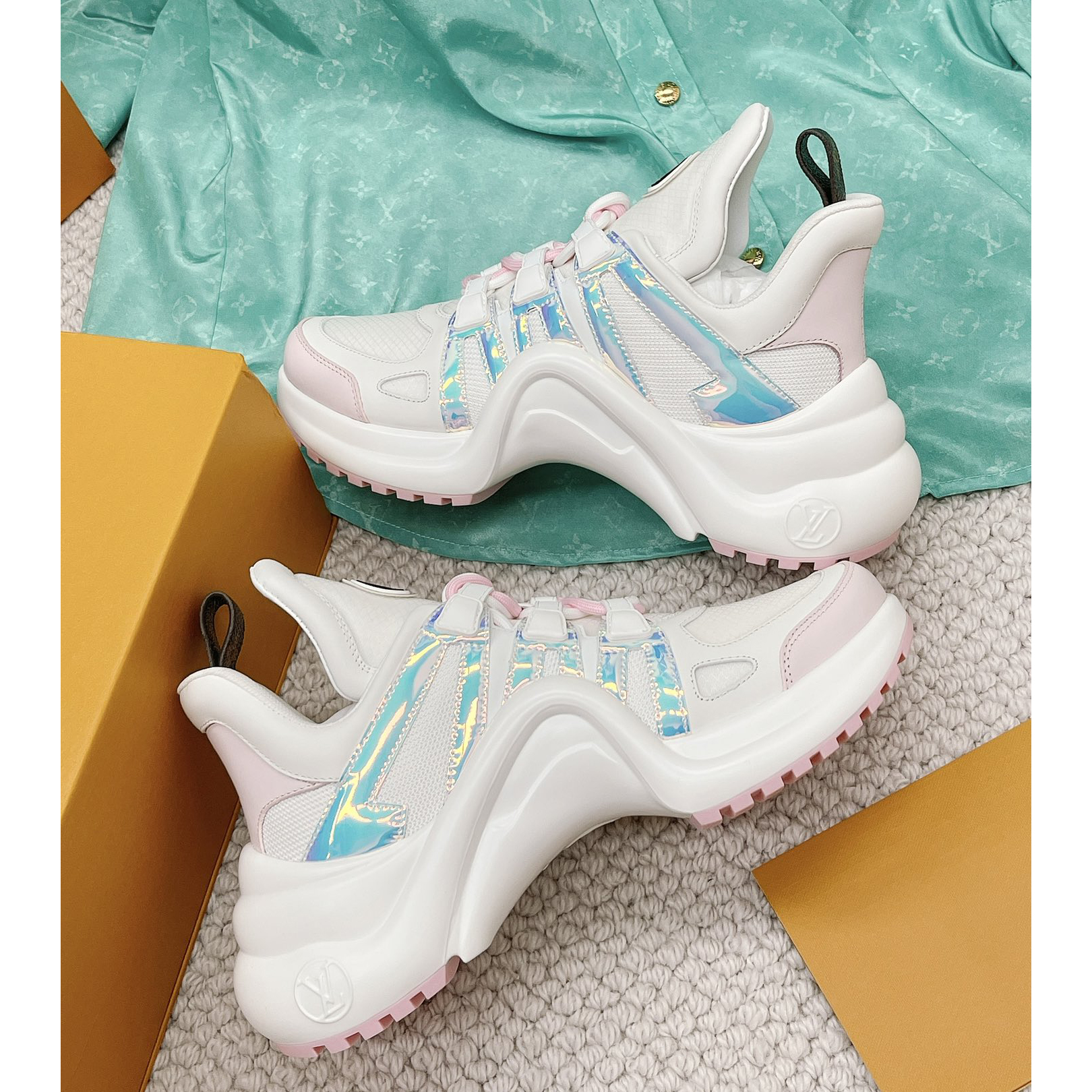 Louis Vuitton LV Archlight Sneaker    - EUR FASHION