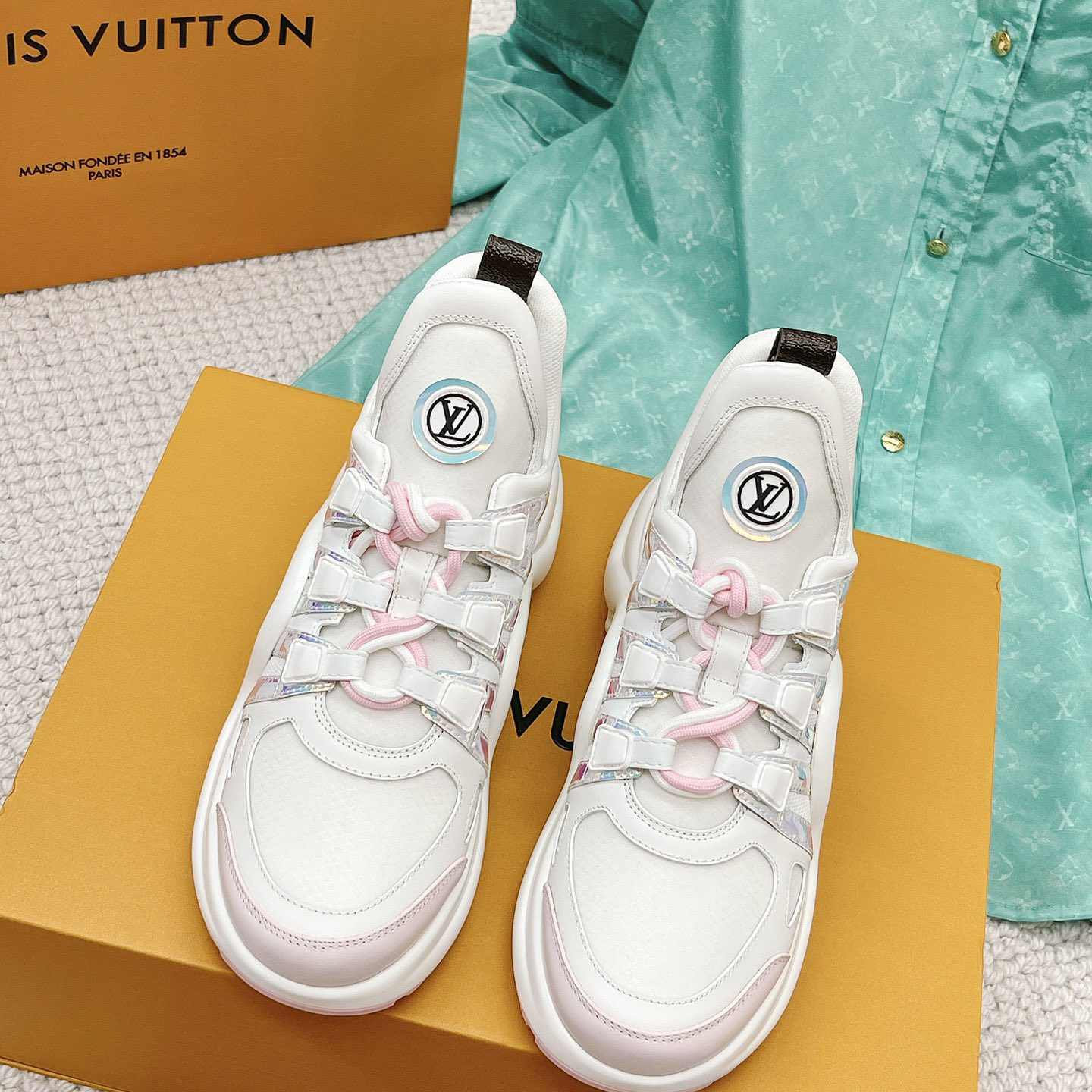 Louis Vuitton LV Archlight Sneaker    - EUR FASHION