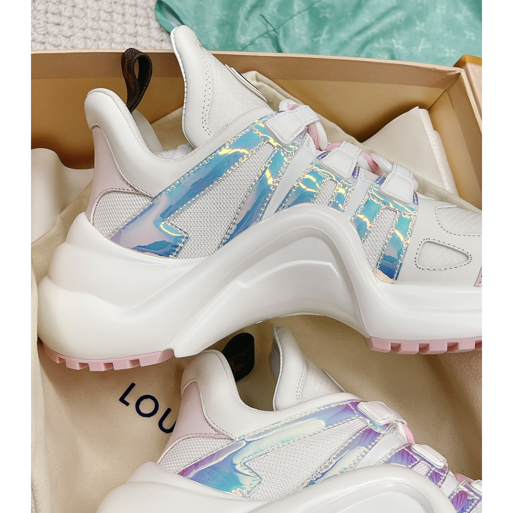 Louis Vuitton LV Archlight Sneaker    - EUR FASHION