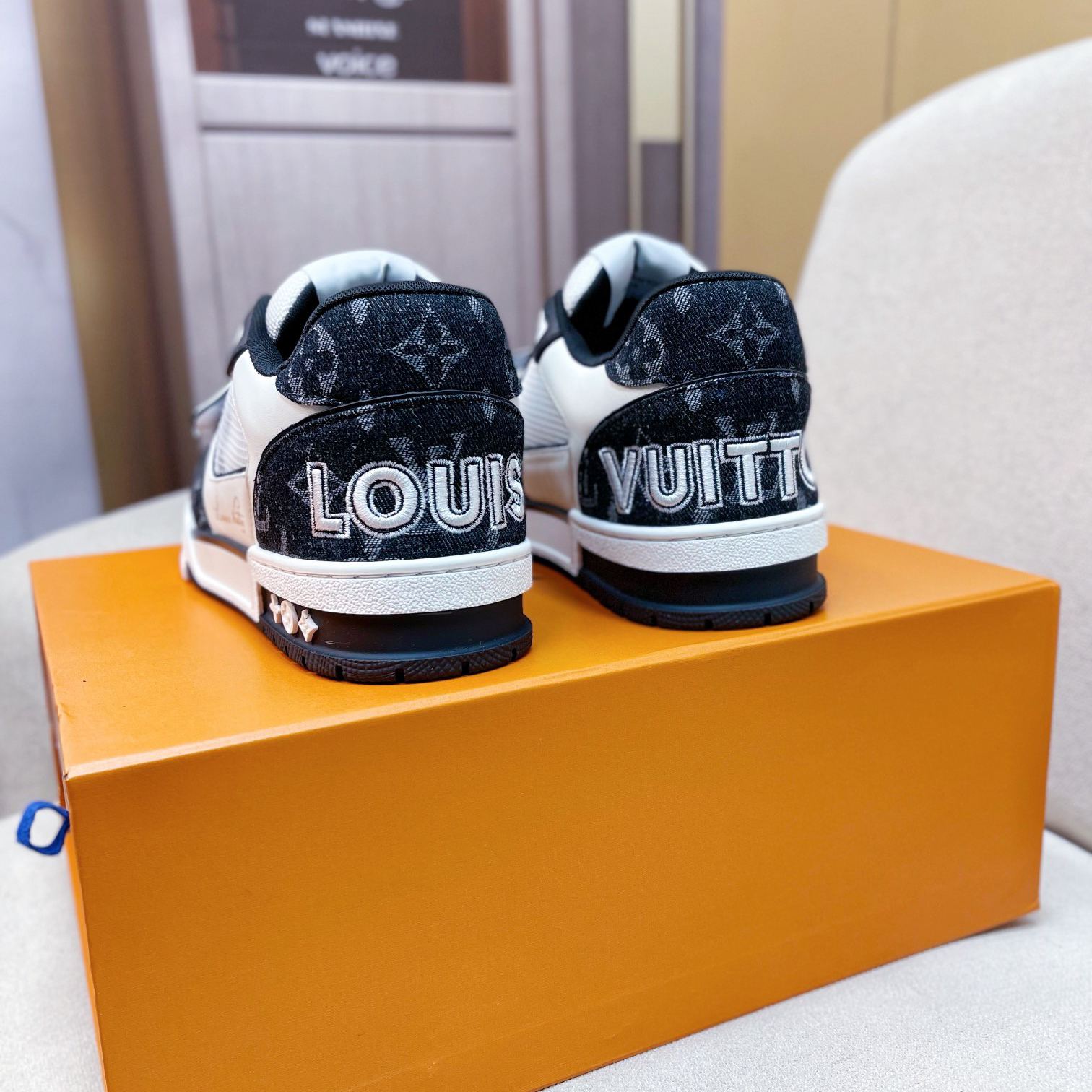Louis Vuitton Trainer Sneaker(upon UK size) - EUR FASHION