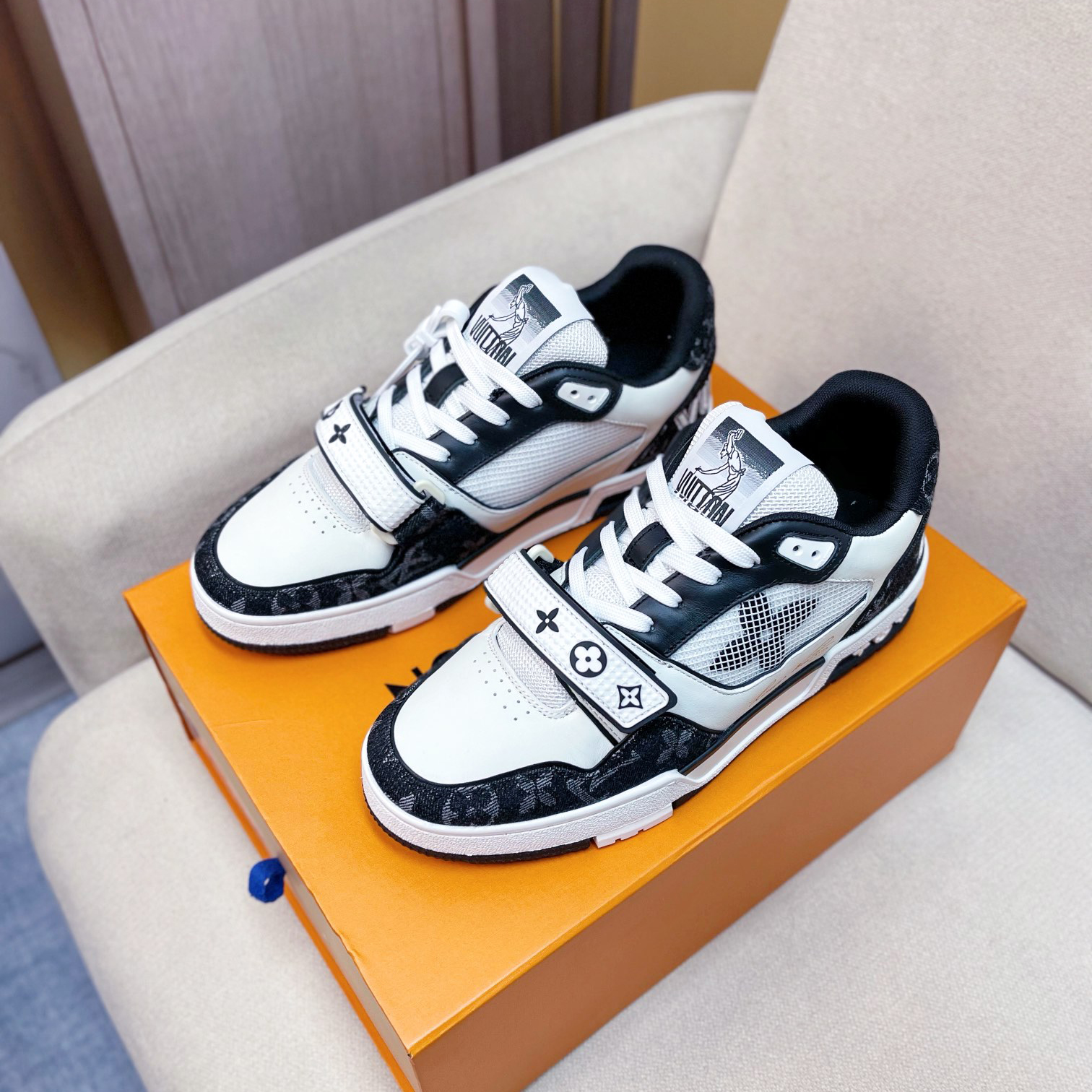 Louis Vuitton Trainer Sneaker(upon UK size) - EUR FASHION