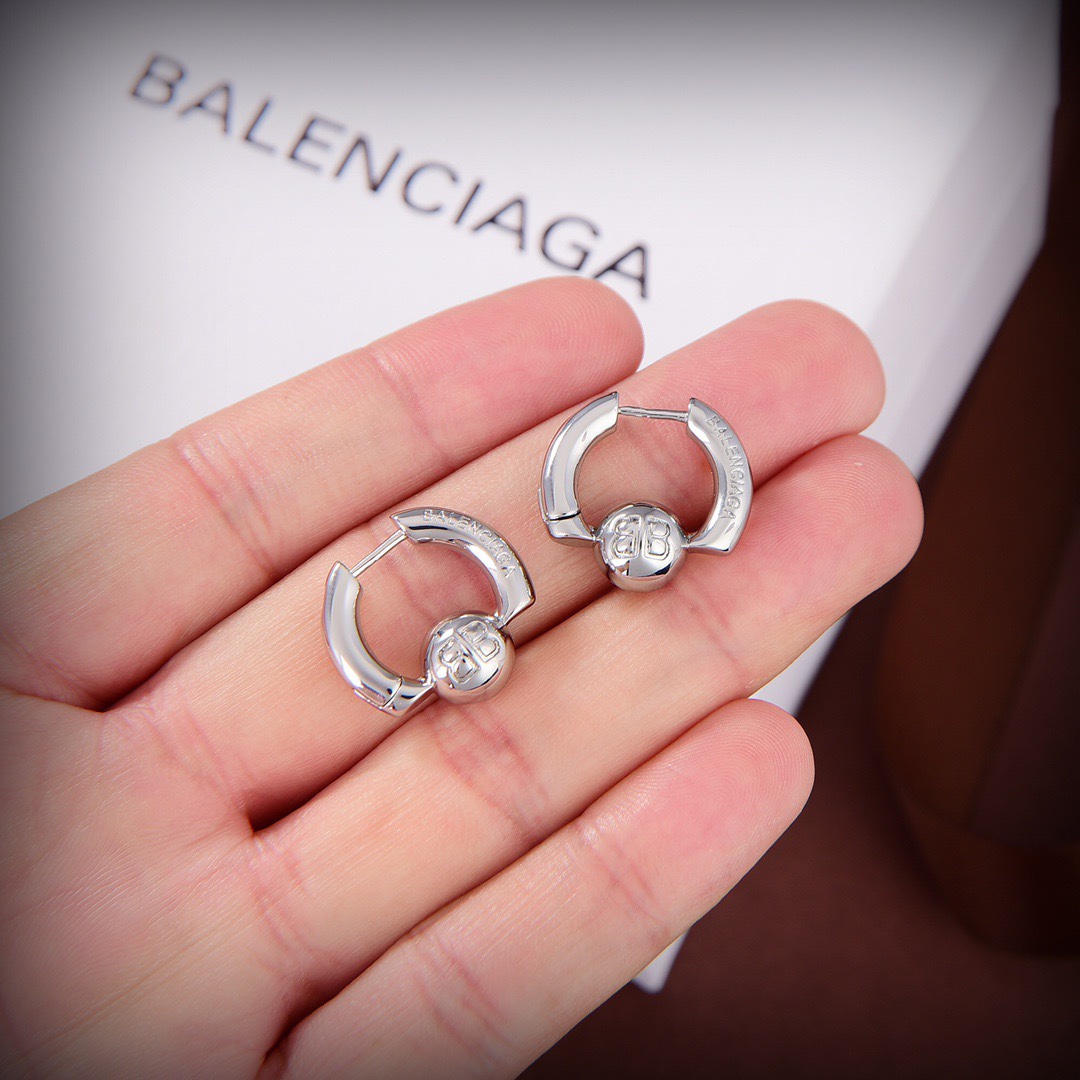 Balenciaga Cut Ear Cuff - EUR FASHION