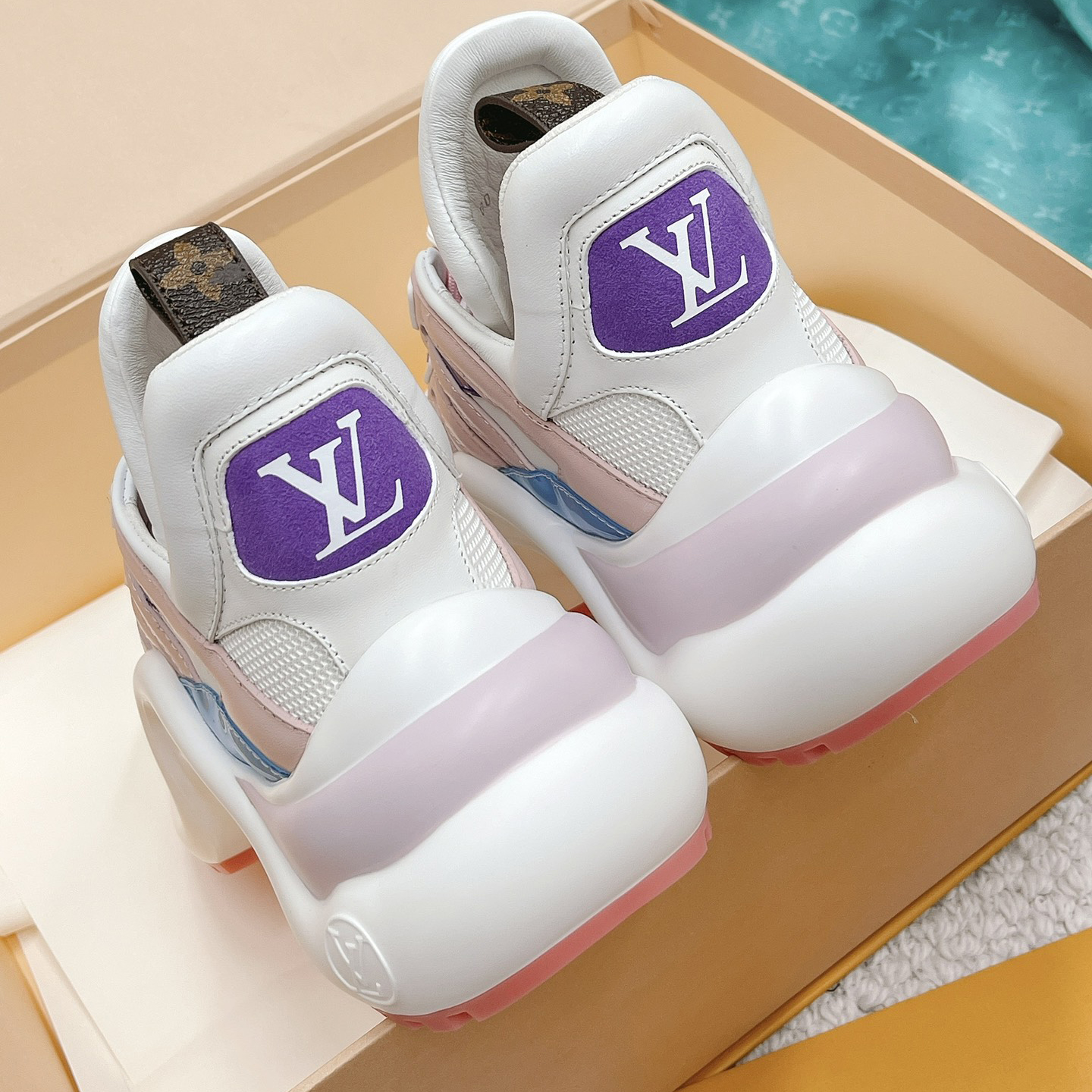 Louis Vuitton LV Archlight Sneaker    - EUR FASHION