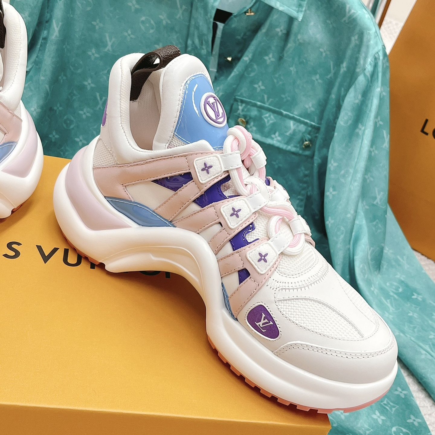 Louis Vuitton LV Archlight Sneaker    - EUR FASHION