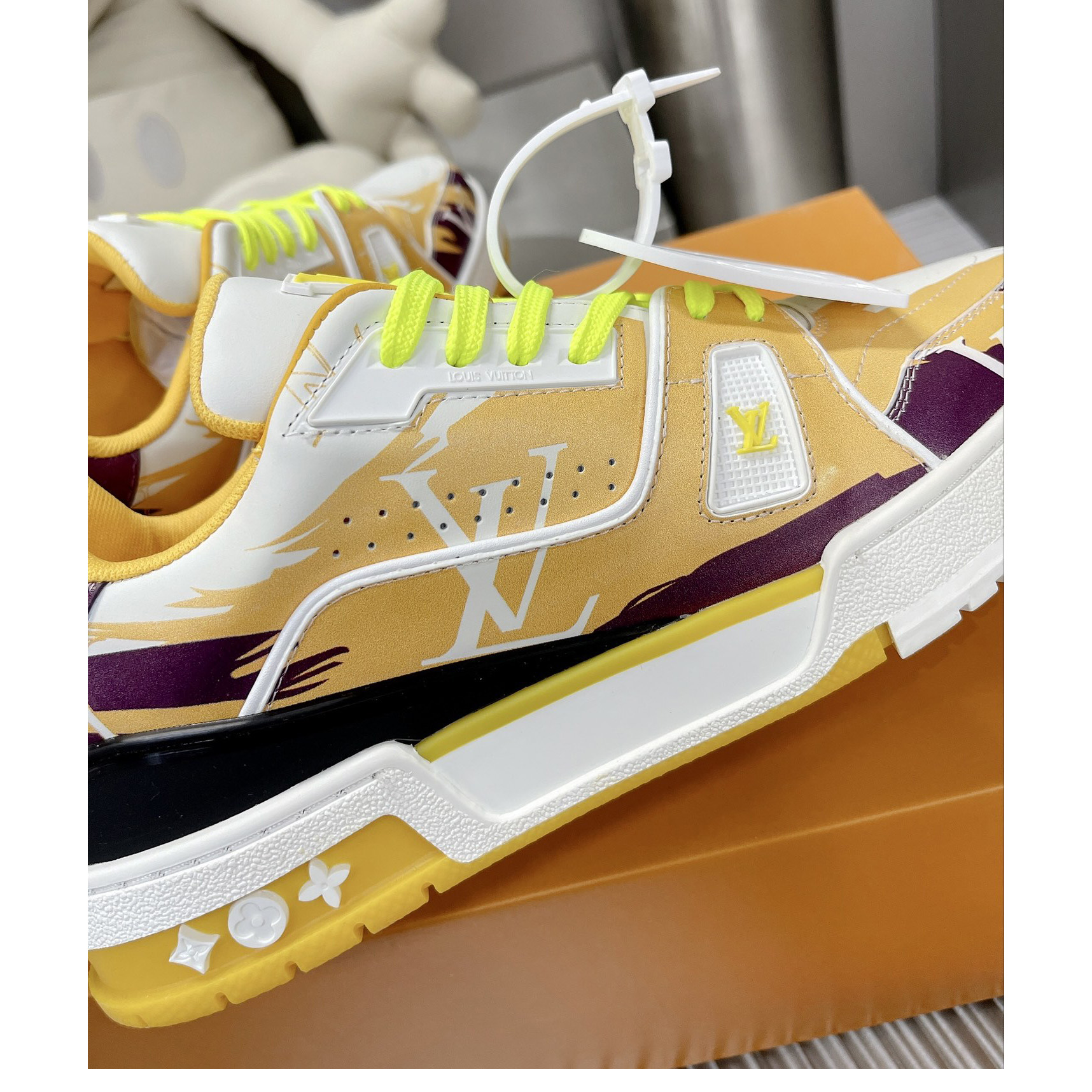Louis Vuitton LV  Trainer Sneaker      - EUR FASHION