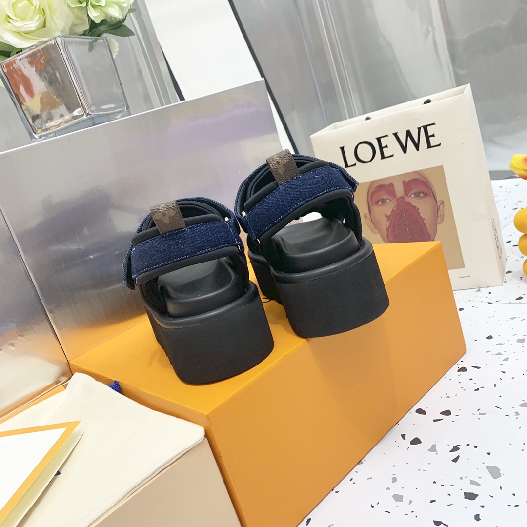 Louis Vuitton Pool Pillow Flat Comfort Sandal       - EUR FASHION