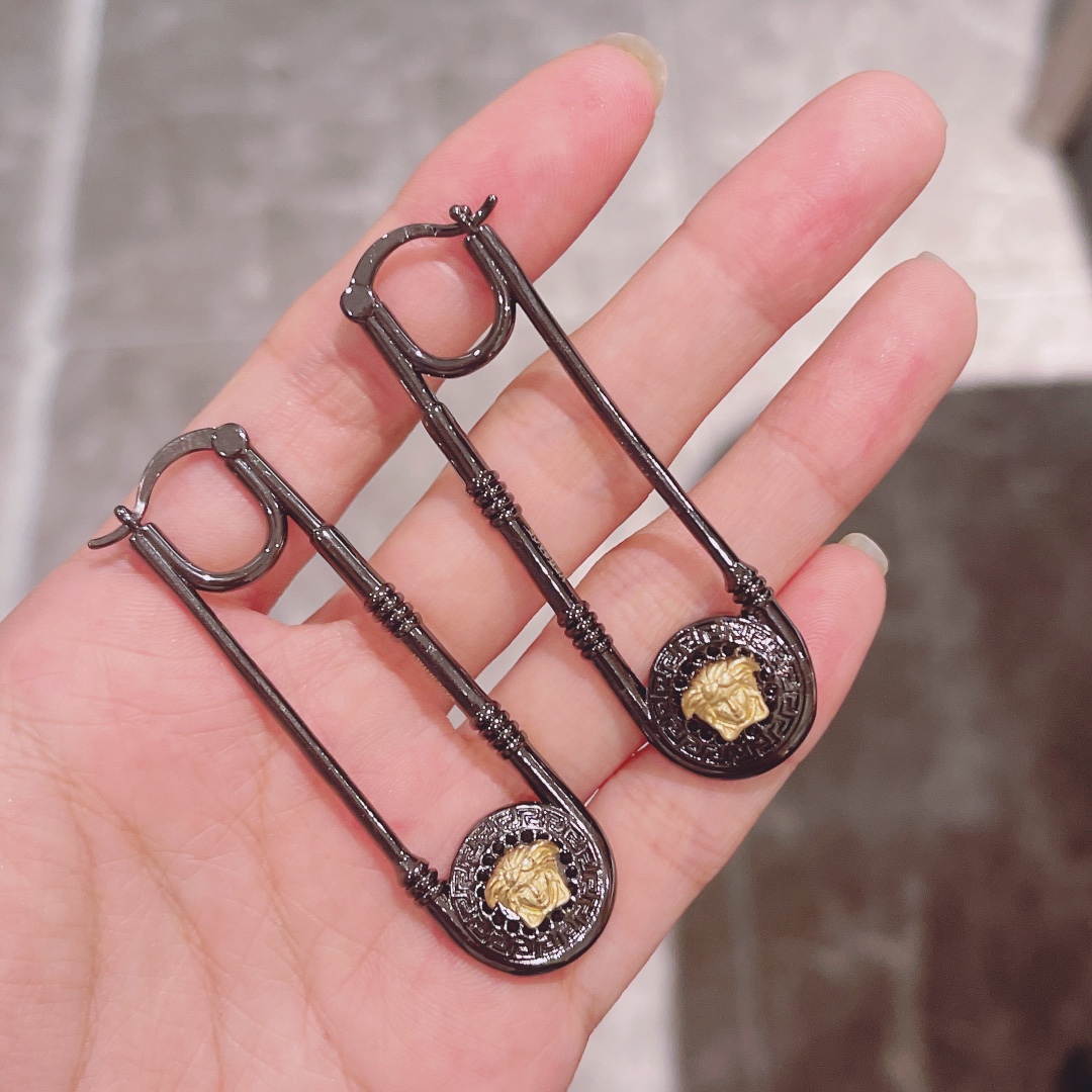 Versace Medusa Earrings - EUR FASHION