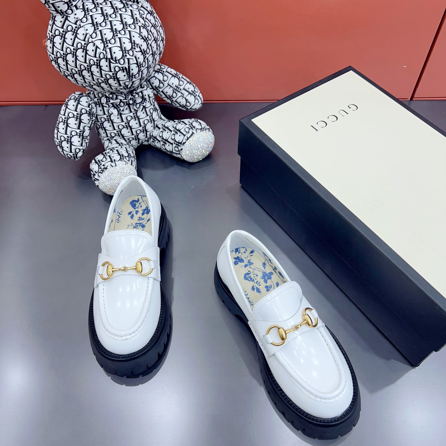Gucci Leather Lug Sole Horsebit Loafer - EUR FASHION