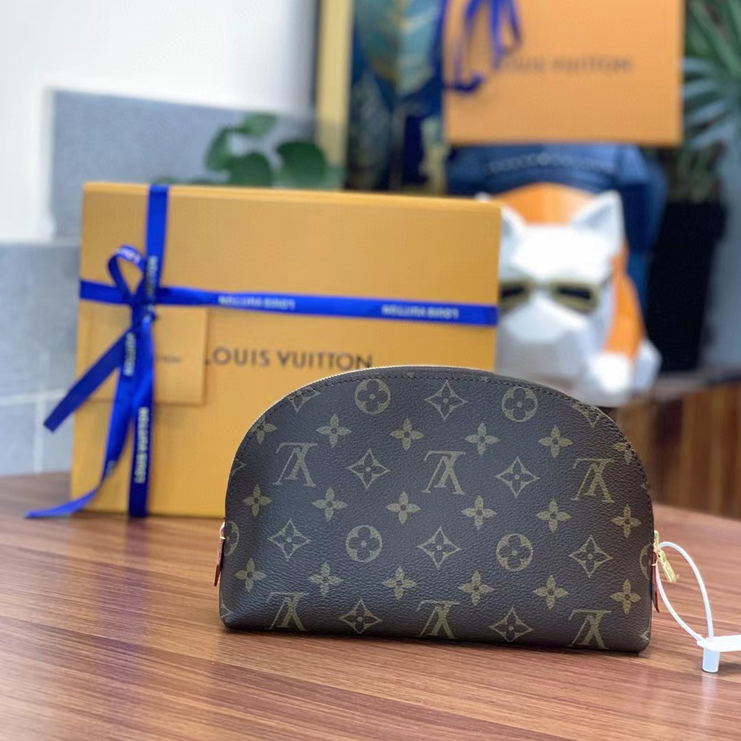 Louis Vuitton Cosmetic Pouch GM (24-17-16cm)   M47353 - EUR FASHION
