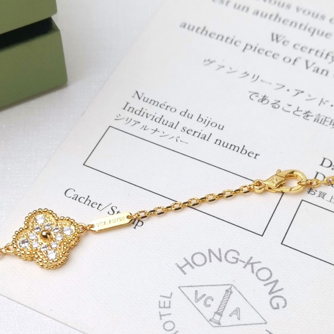 Van Cleef & Arpels Long Necklace - EUR FASHION