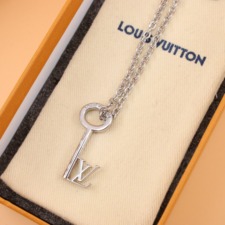 Louis Vuitton LV Key Pendant     M00678 - EUR FASHION