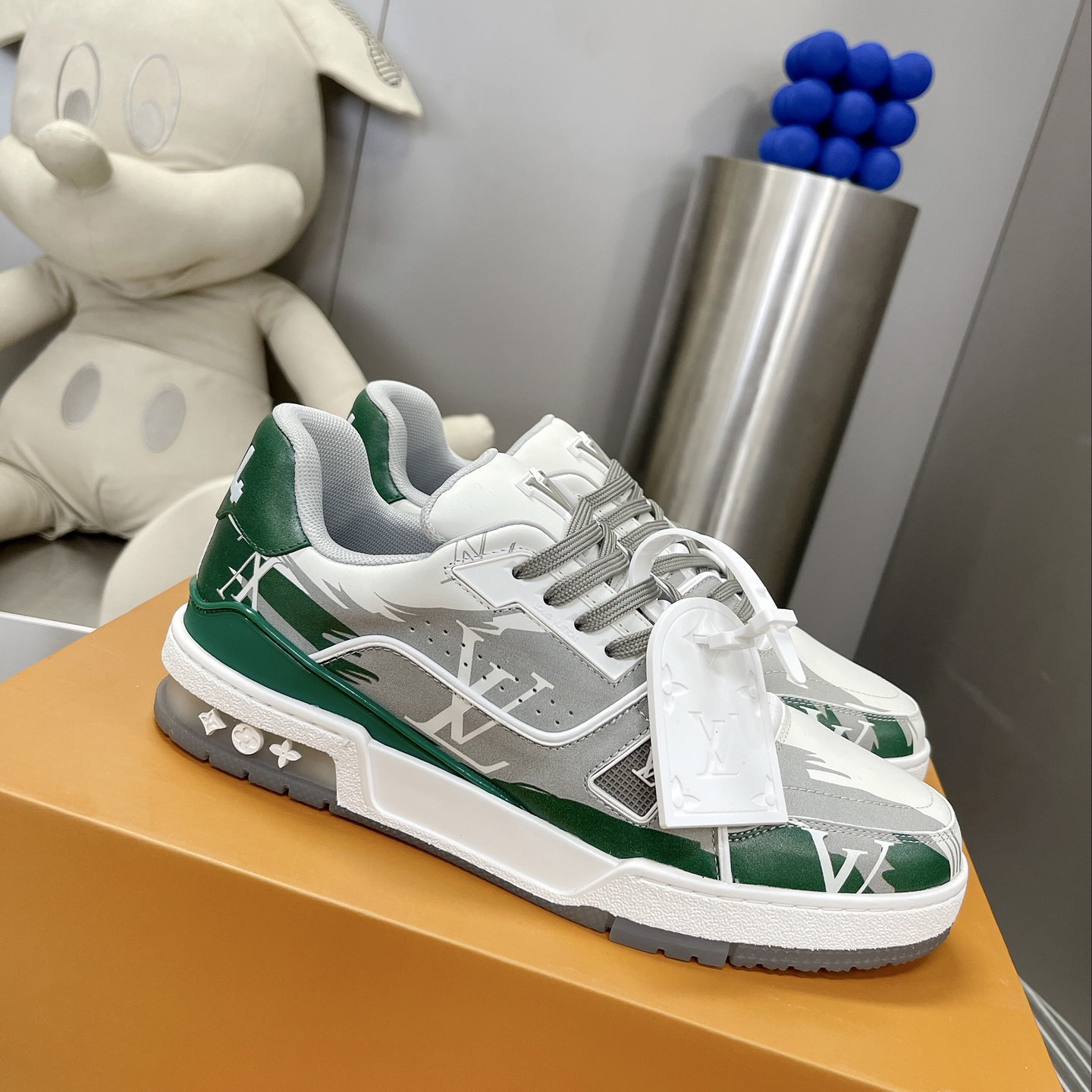 Louis Vuitton LV  Trainer Sneaker      - EUR FASHION