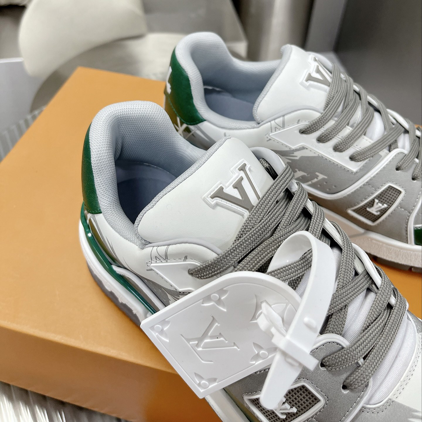 Louis Vuitton LV  Trainer Sneaker      - EUR FASHION