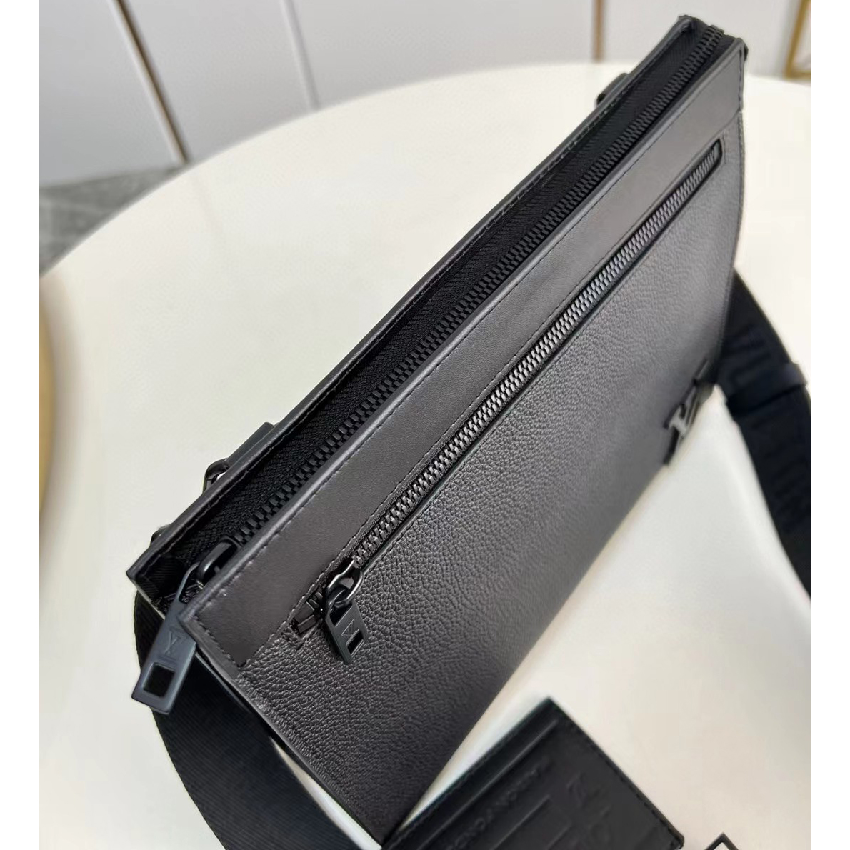 Louis Vuitton Messenger Voyage(28-21-6cm)    M59329 - EUR FASHION