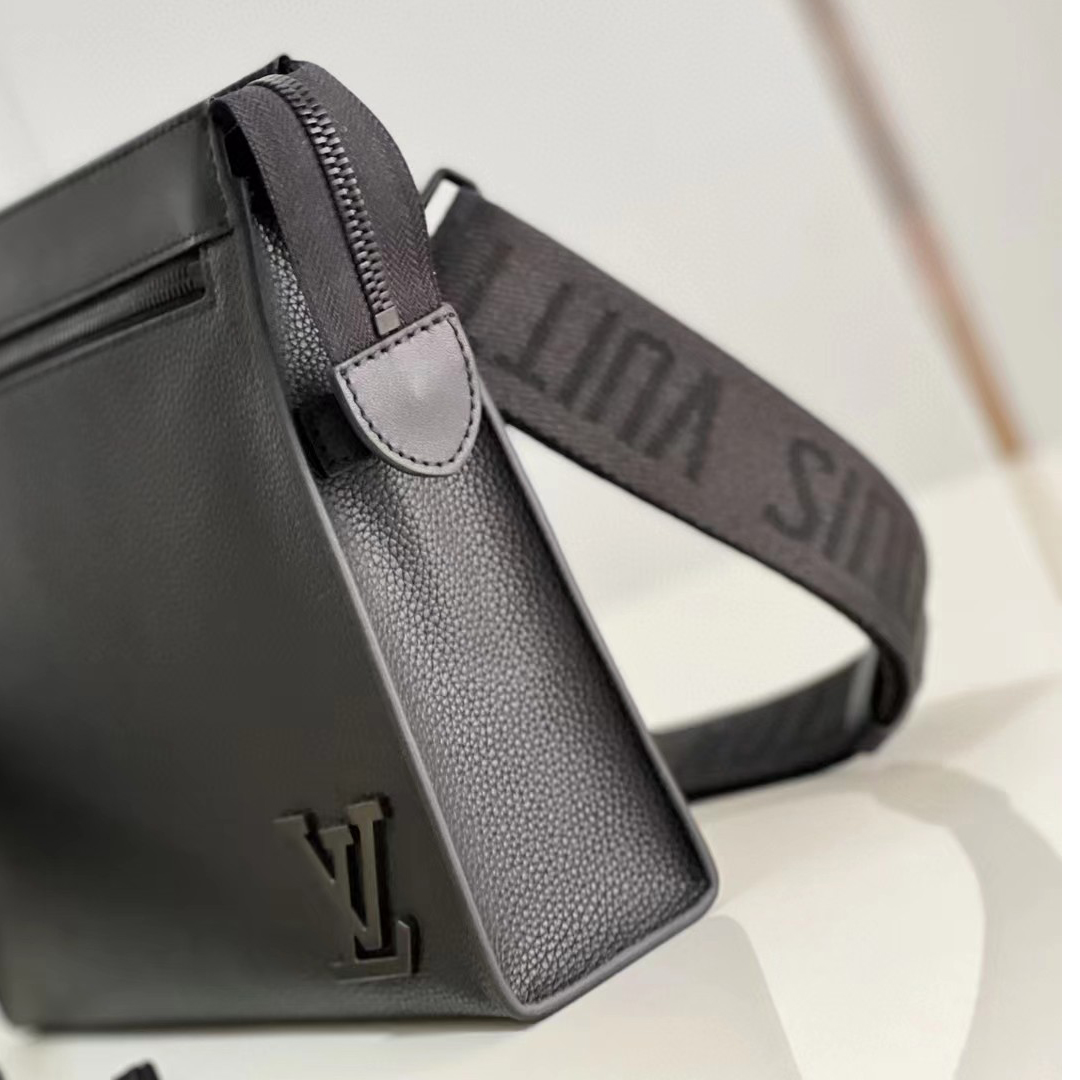 Louis Vuitton Messenger Voyage(28-21-6cm)    M59329 - EUR FASHION