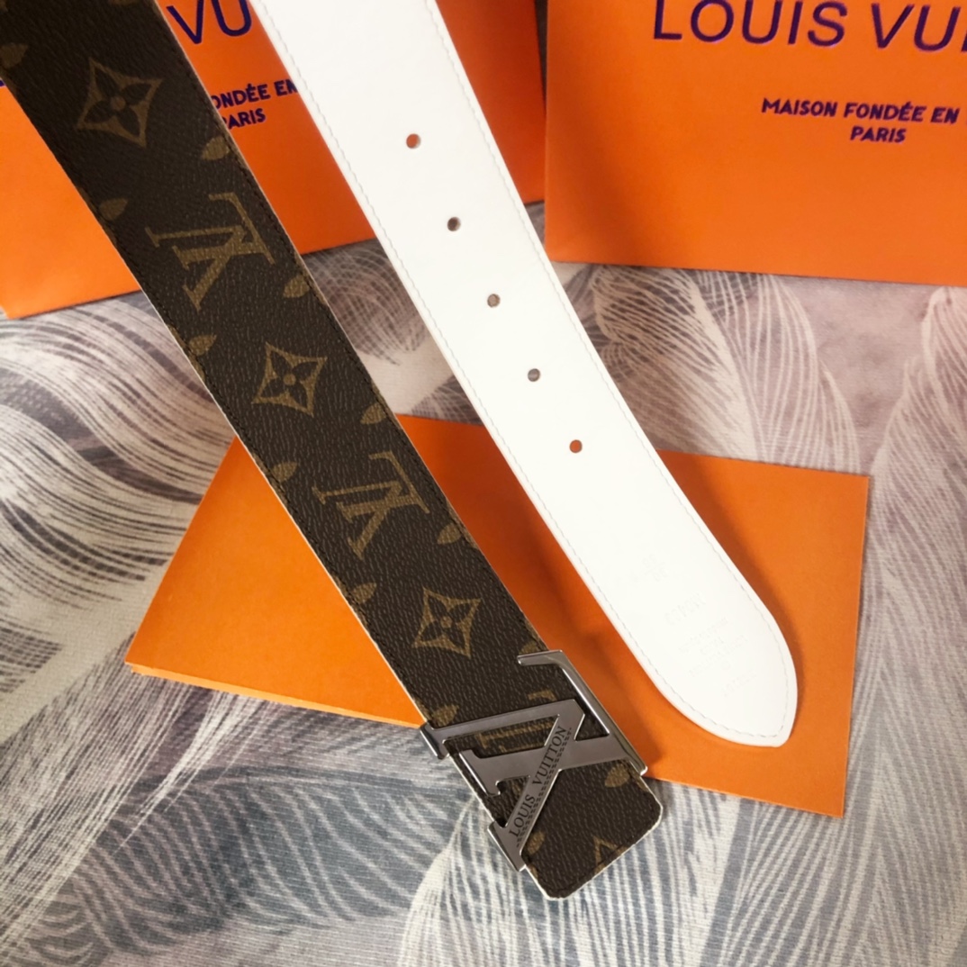 Louis Vuitton LV Pyramide Cities Exclusive 40MM Reversible Belt—Beijing - EUR FASHION