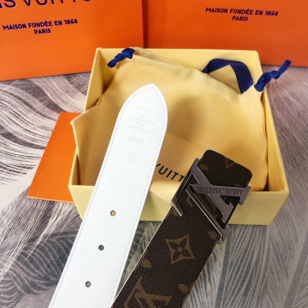 Louis Vuitton LV Pyramide Cities Exclusive 40MM Reversible Belt—Beijing - EUR FASHION