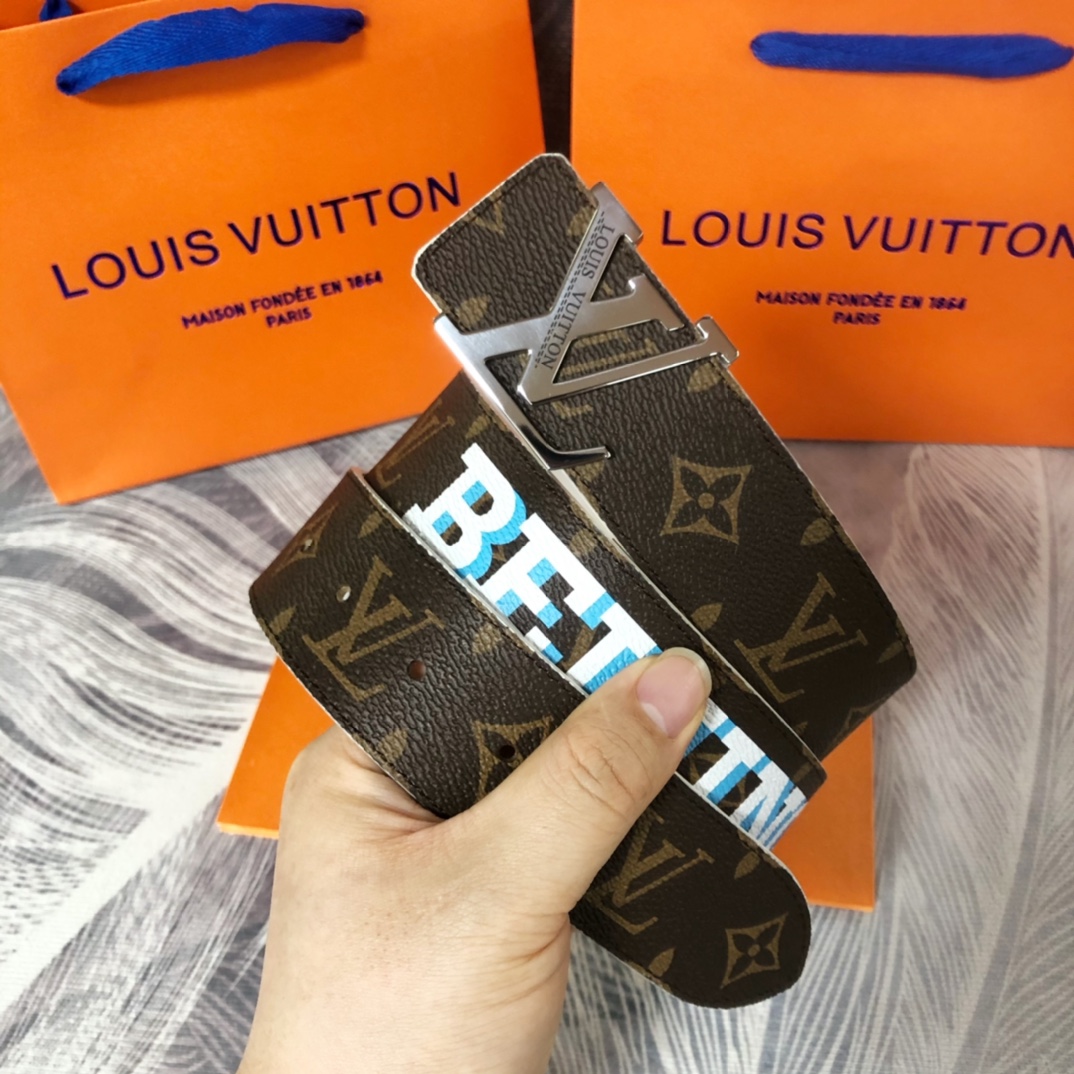 Louis Vuitton LV Pyramide Cities Exclusive 40MM Reversible Belt—Beijing - EUR FASHION