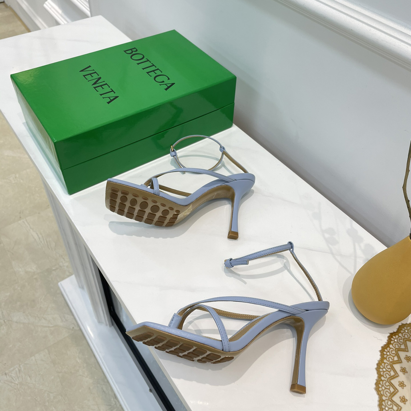Bottega Veneta Stretch Leather Sandals In Optic White - EUR FASHION