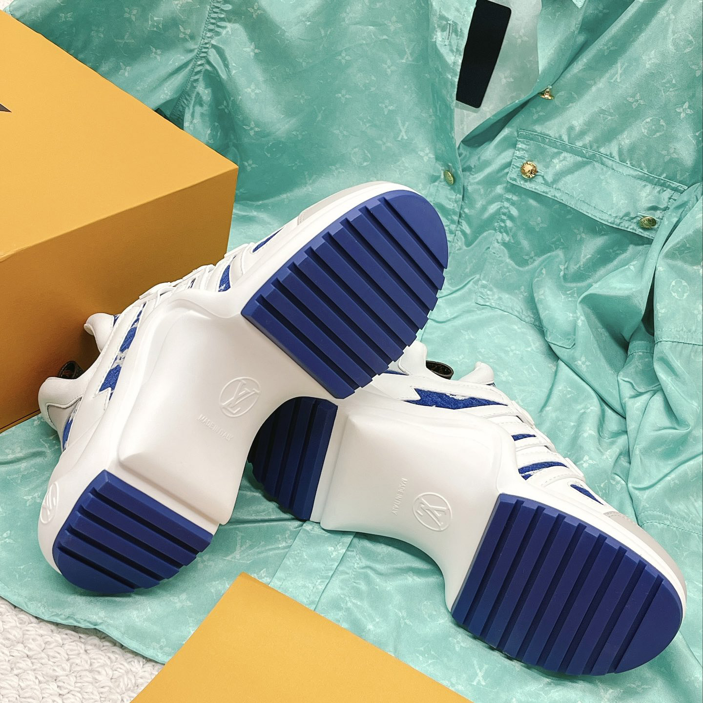 Louis Vuitton LV Archlight Sneaker     1AACTY - EUR FASHION