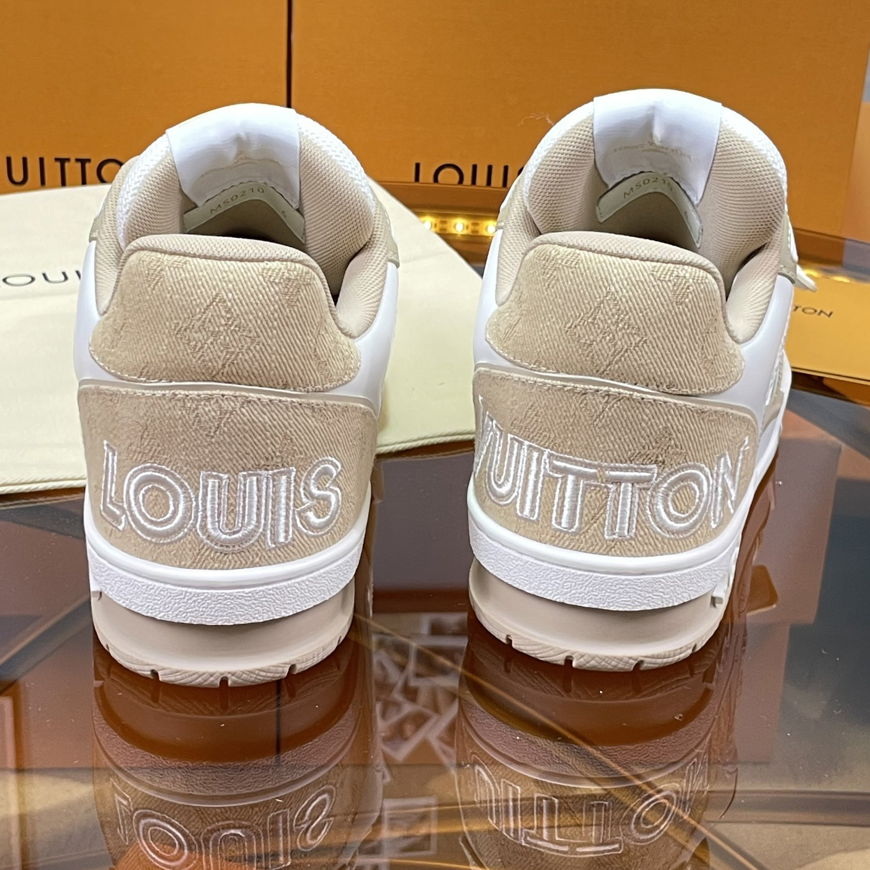 Louis Vuitton LV  Trainer Sneaker    1A9ZC7 - EUR FASHION