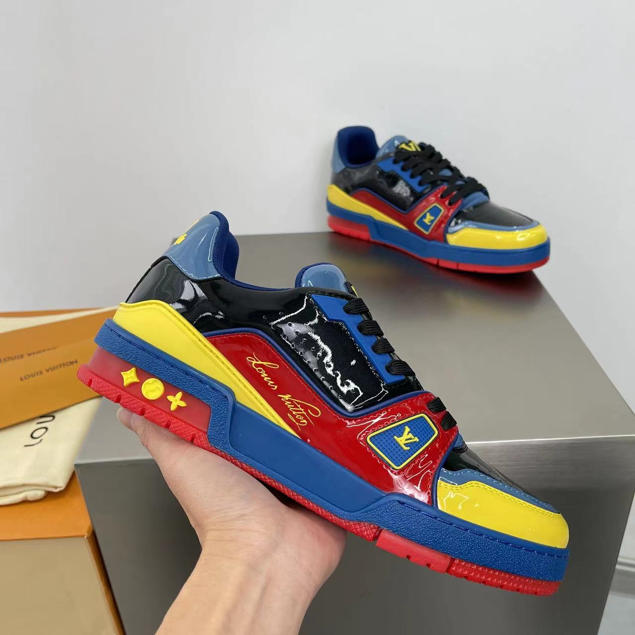 Louis Vuitton LV  Trainer Sneaker       1A9JU6 - EUR FASHION